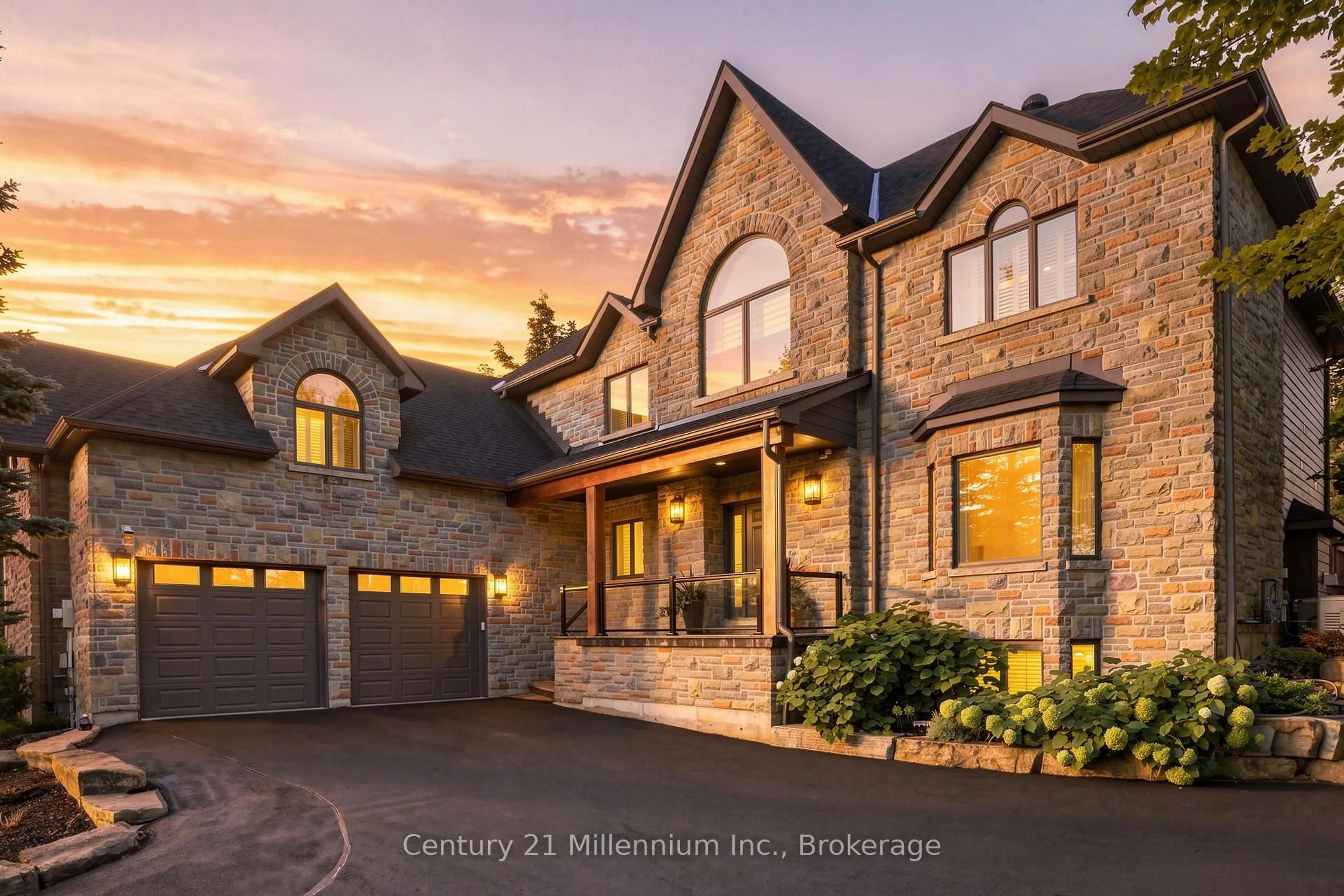 Home with brick exterior material, mountain view for 129 Blueski George Cres, Blue Mountains Ontario L9Y 0S9