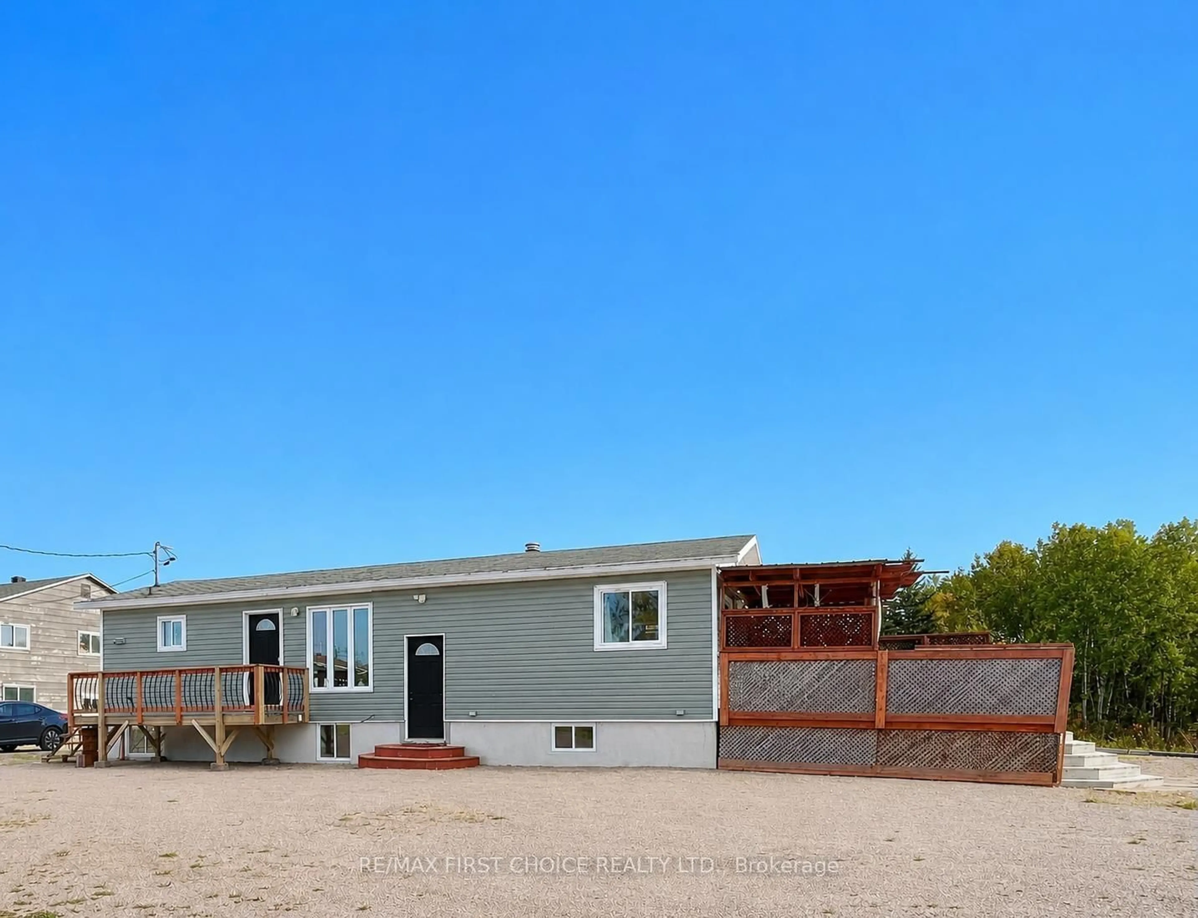 Home with vinyl exterior material, unknown for 118 Kenogami Rd, Greenstone Ontario P0T 2A0