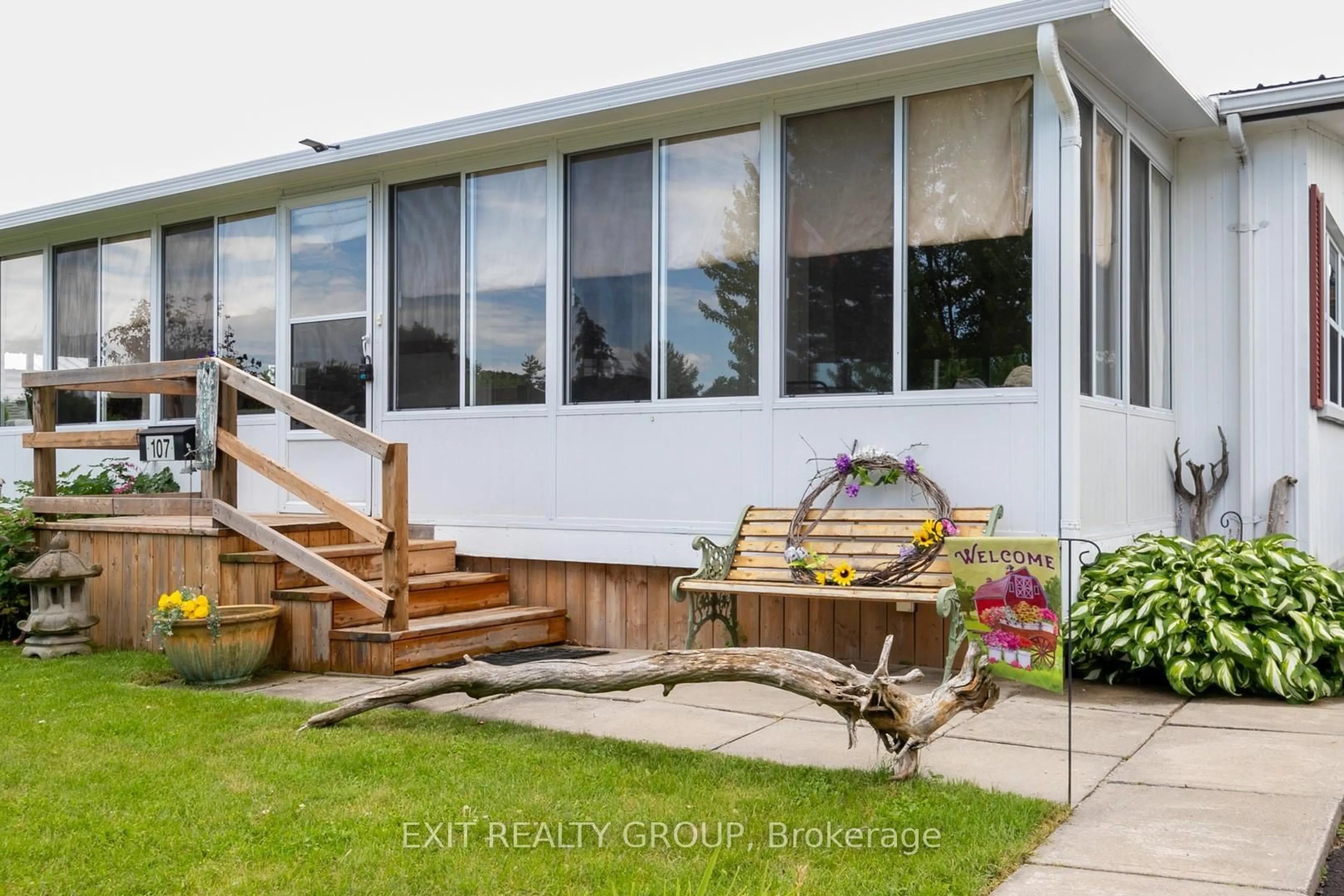 Unknown for 107 Eastview Blvd, Quinte West Ontario K8N 4Z3