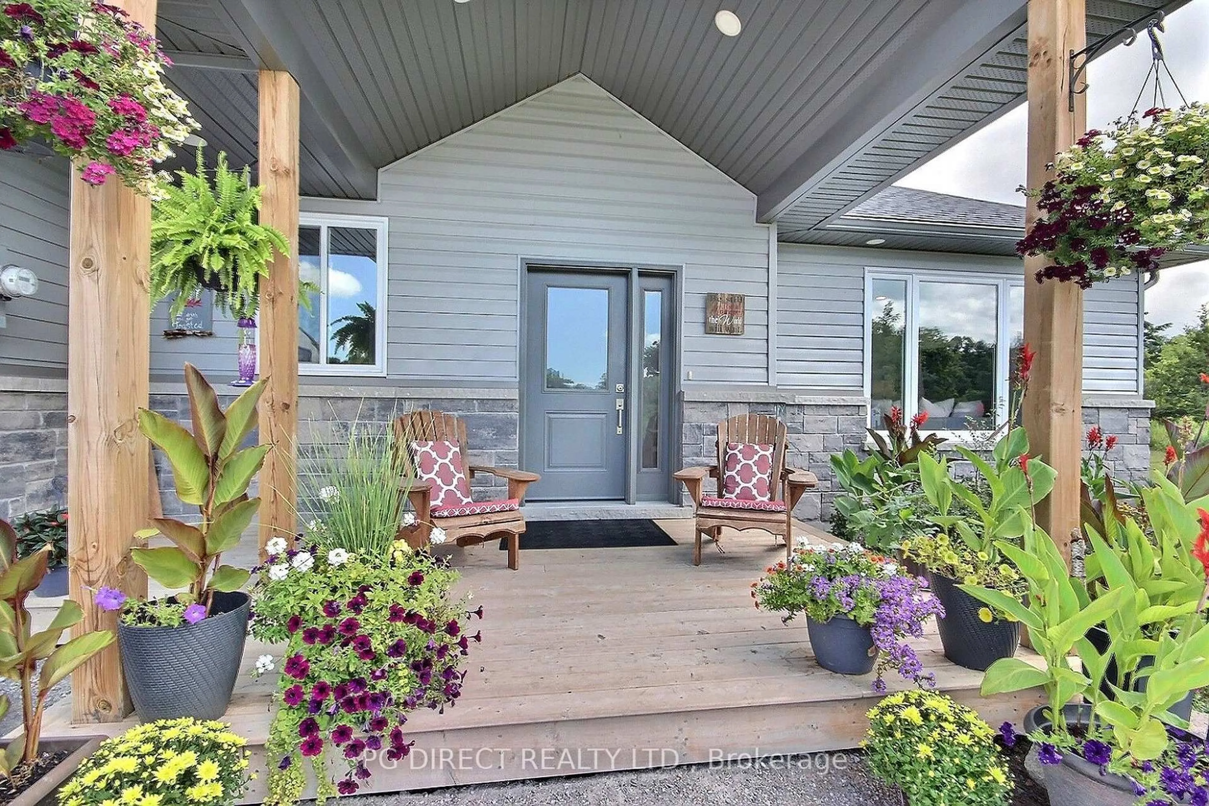 Indoor entryway for 653 Pinewood School Rd, Cramahe Ontario K0K 1M0