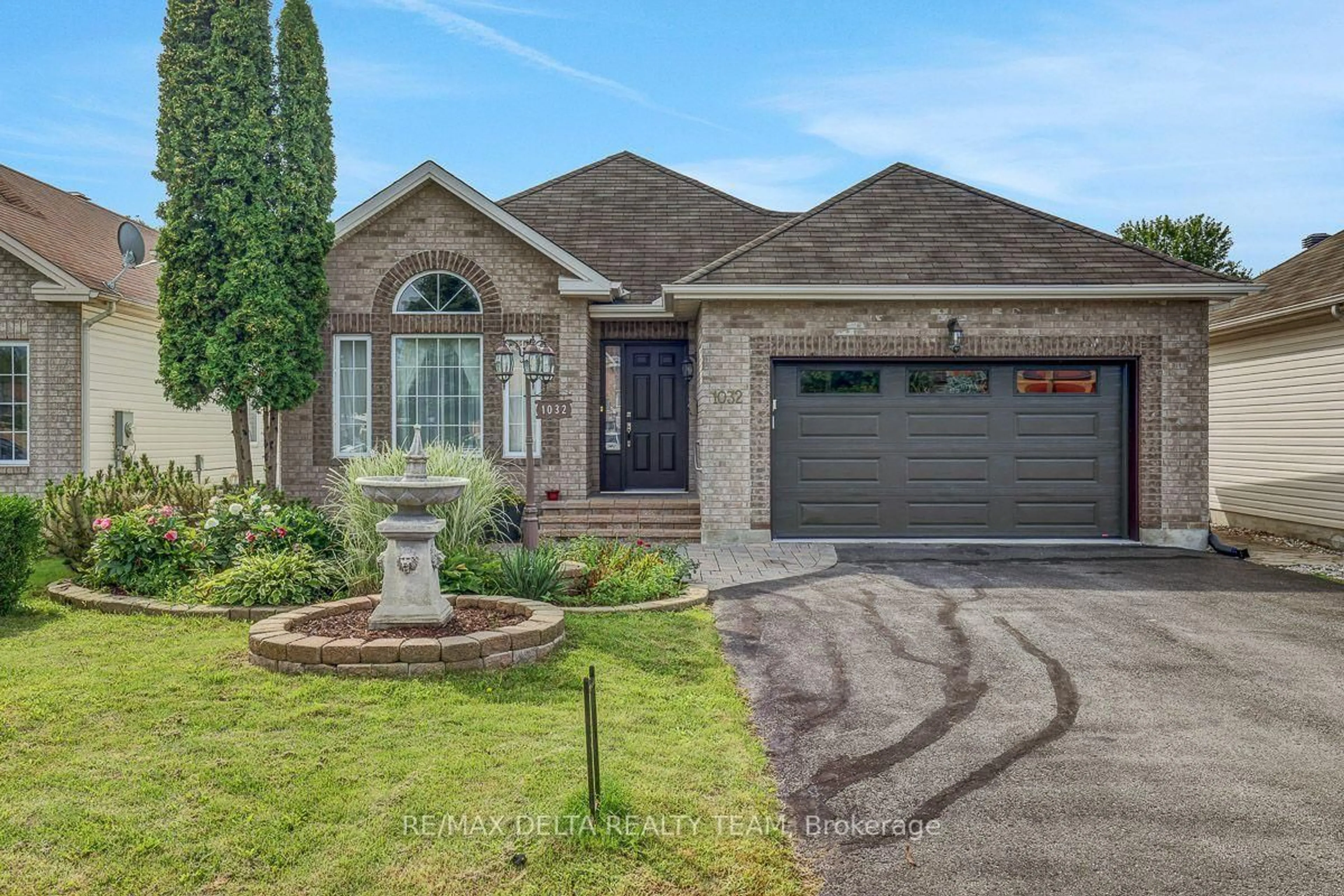 Home with brick exterior material, street for 1032 Valin St, Ottawa Ontario K4A 4X7