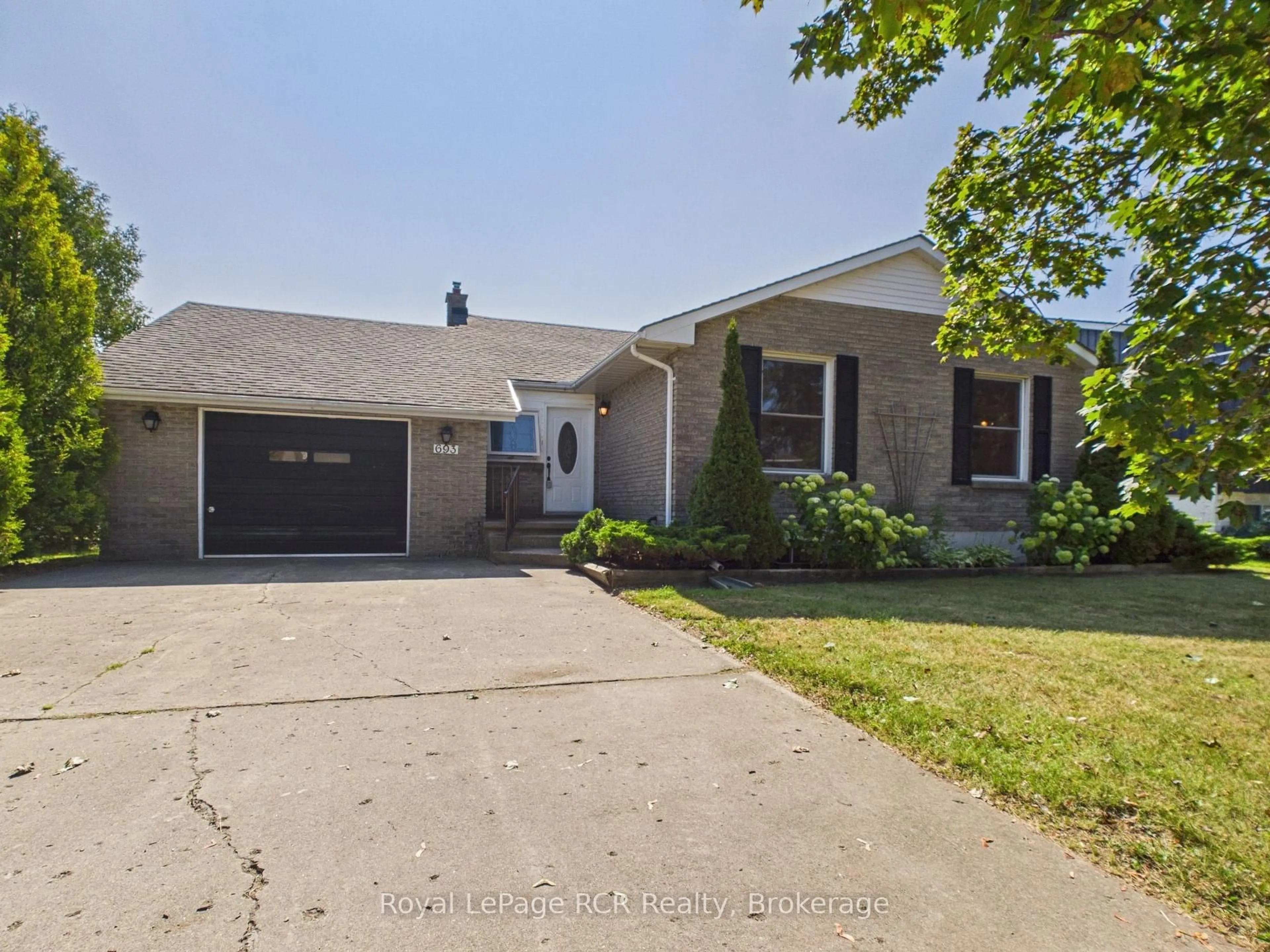 Unknown for 693 Macyoung Dr, Kincardine Ontario N2Z 1T1