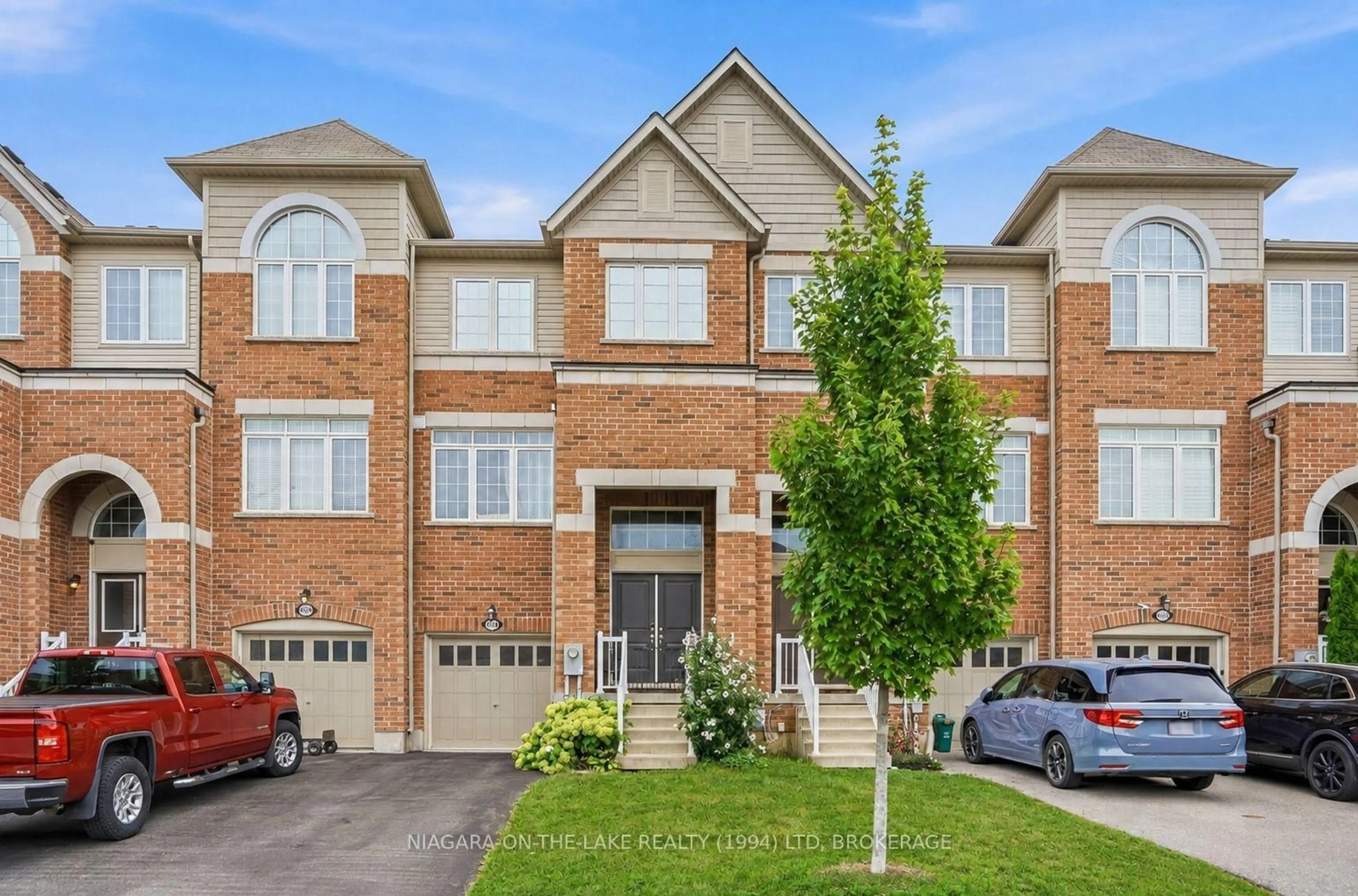 Home with brick exterior material, street for 4018 Fracchioni Dr, Lincoln Ontario L3J 0R8