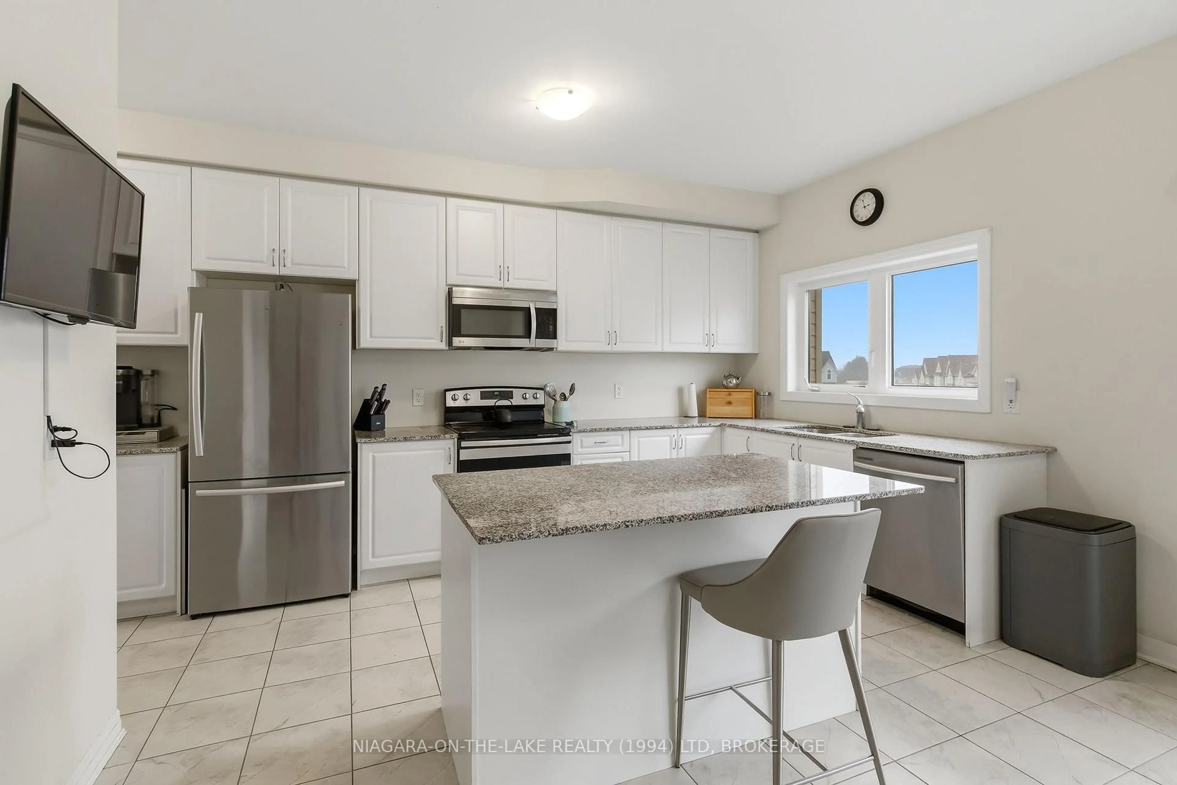 Unknown for 4018 Fracchioni Dr, Lincoln Ontario L3J 0R8
