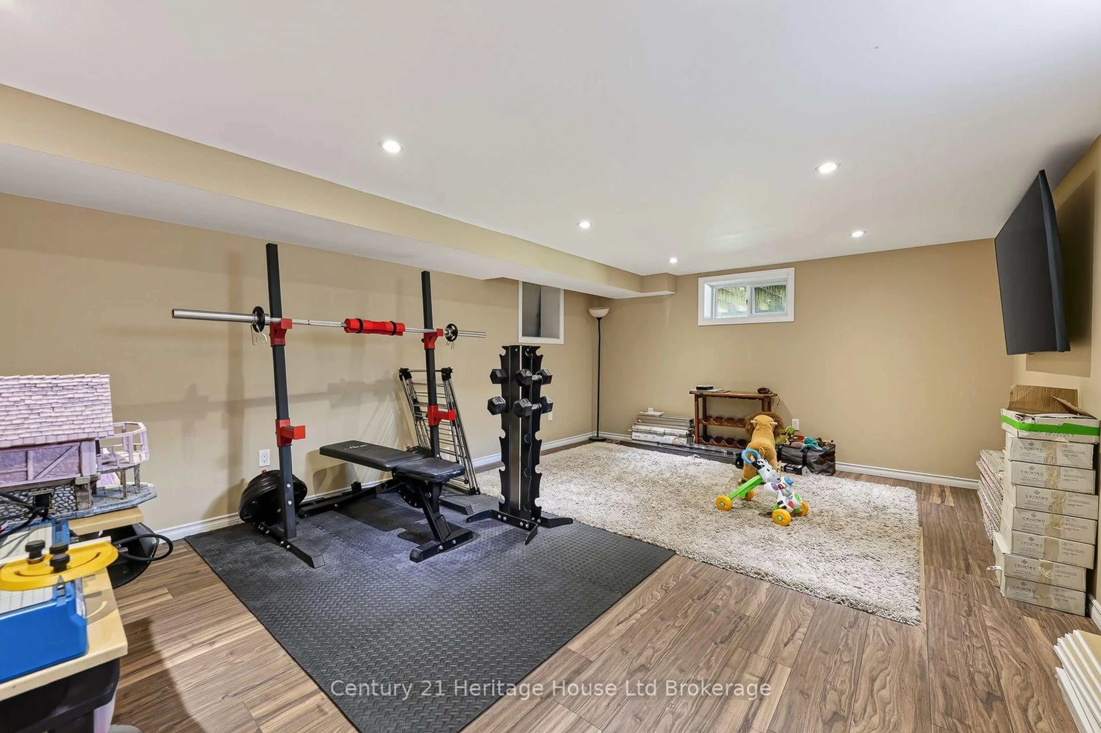 Gym or fitness room for 1037 Warwick St, Woodstock Ontario N4S 4S3
