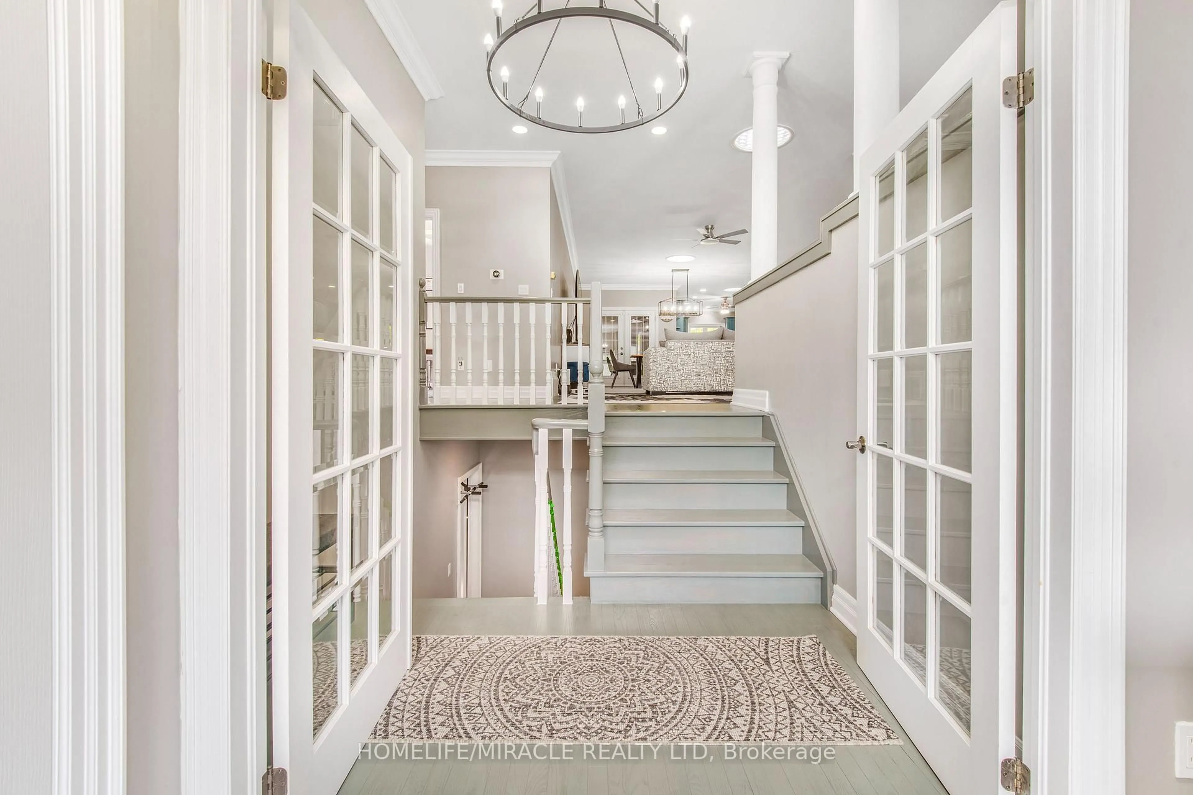 Indoor entryway for 753 Welland Rd, Pelham Ontario L0S 1C0