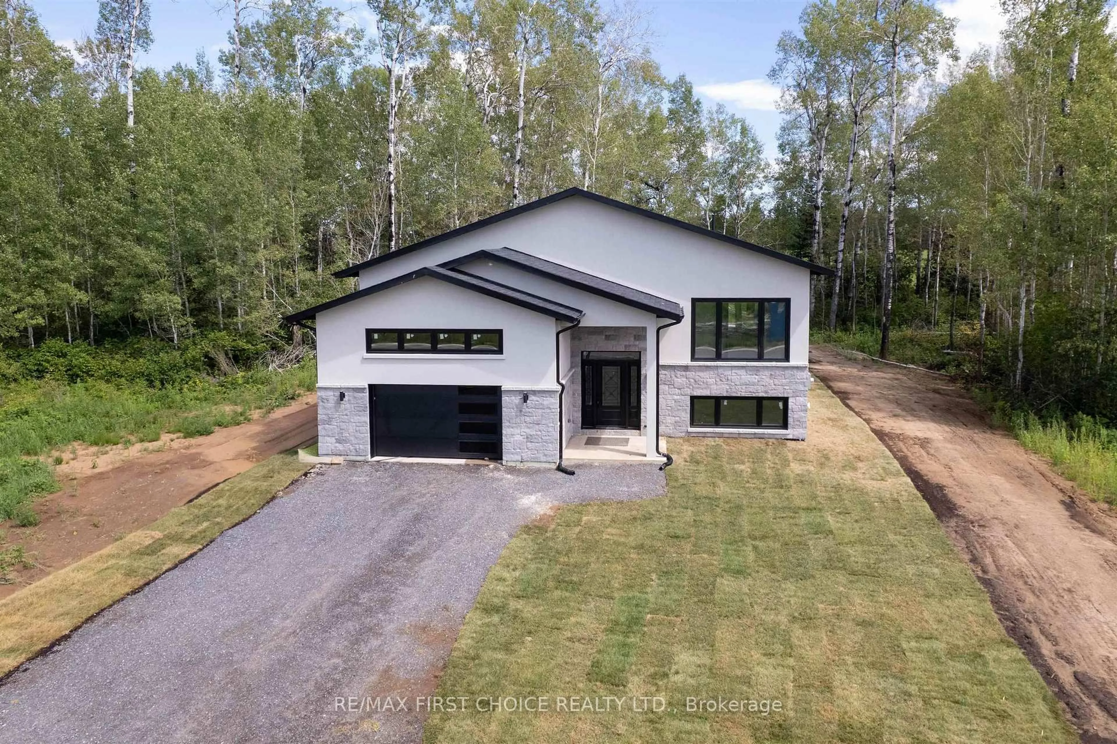A pic from outside/outdoor area/front of a property/back of a property/a pic from drone, unknown for 3435 King George's Park Dr, Oliver Paipoonge Ontario P7K 0V5