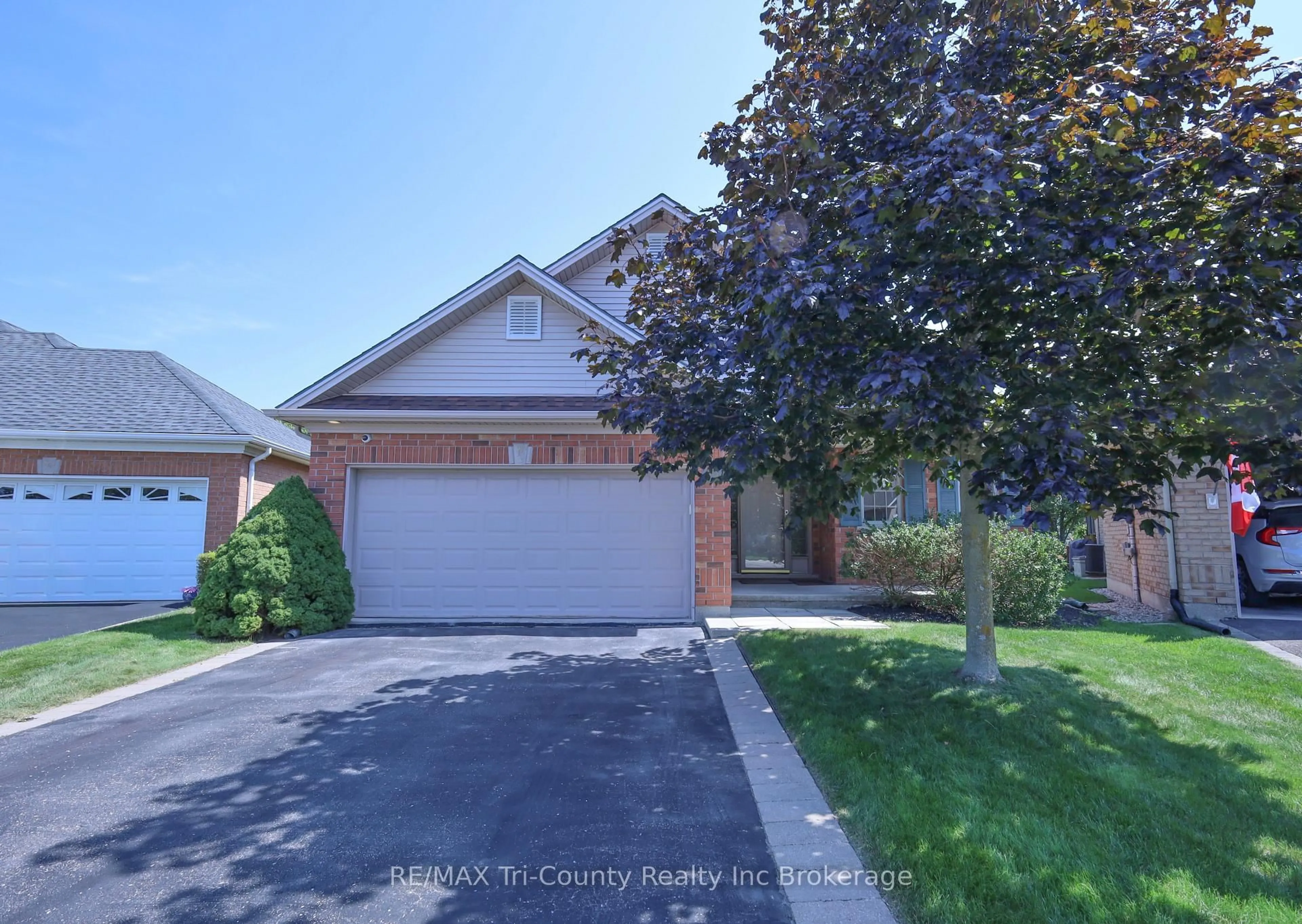 A pic from outside/outdoor area/front of a property/back of a property/a pic from drone, street for 126 Weston Dr, Tillsonburg Ontario N4G 5X1