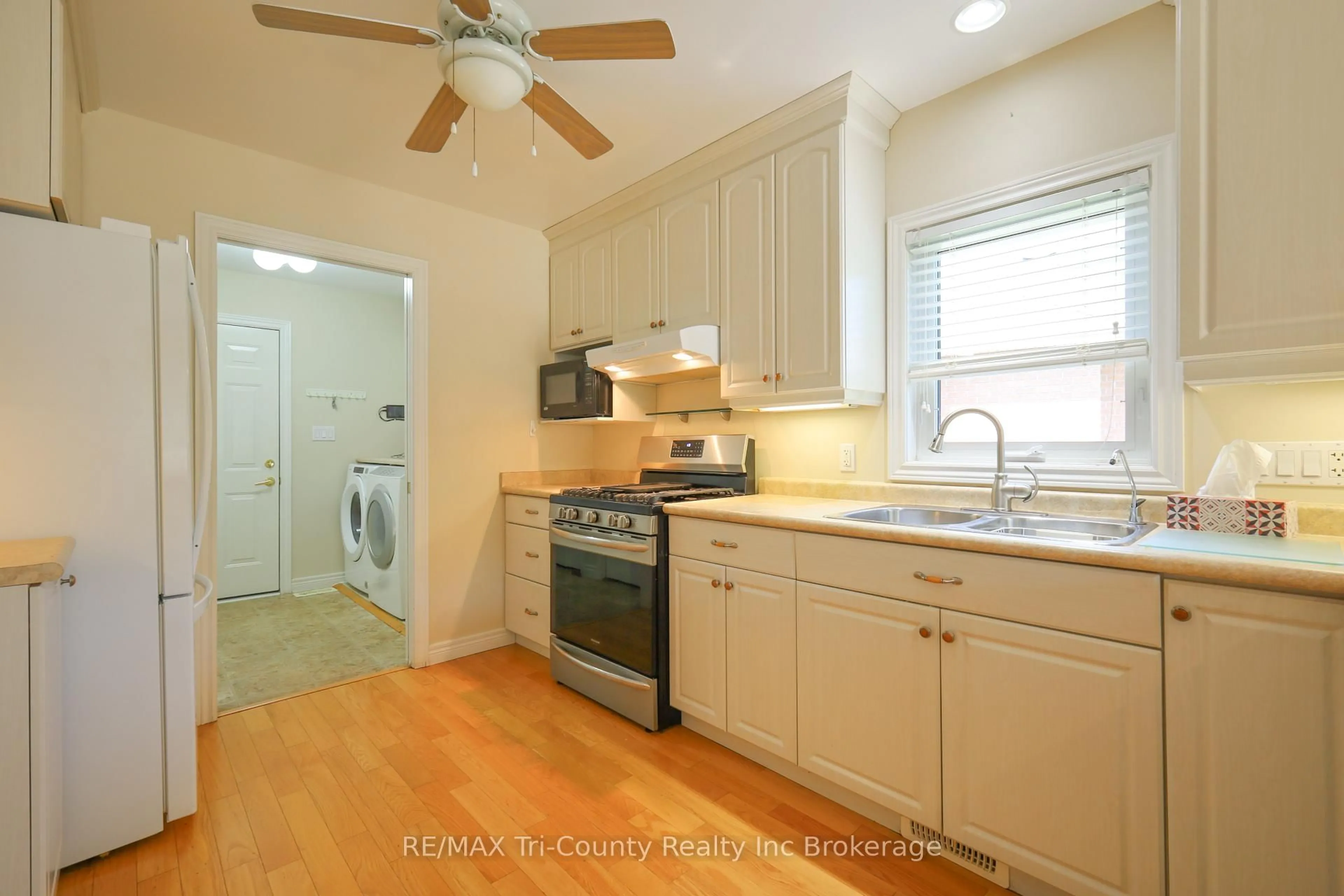 Standard kitchen, unknown for 126 Weston Dr, Tillsonburg Ontario N4G 5X1