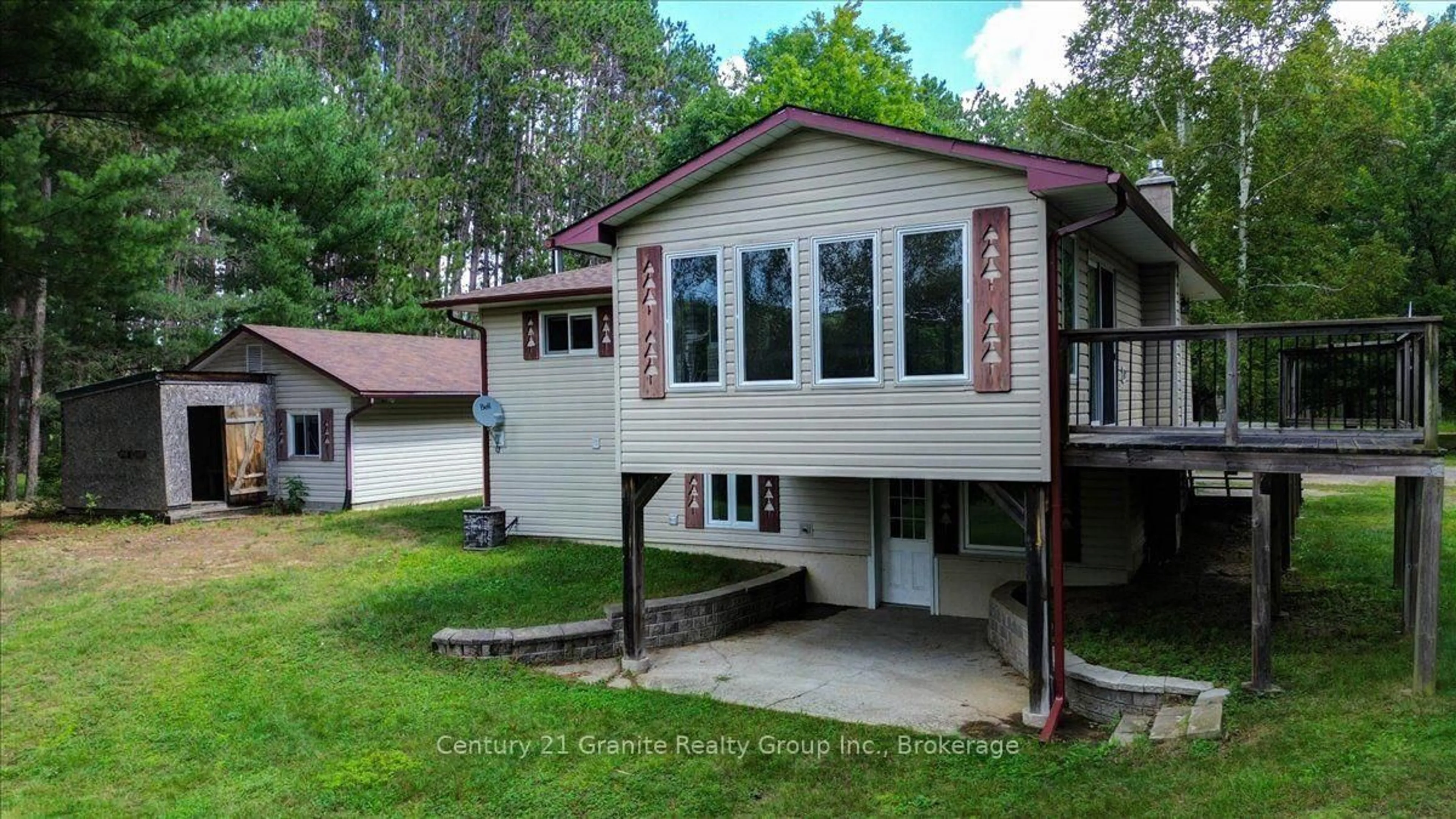 Home with vinyl exterior material, unknown for 32 Firehall Lane, Bancroft Ontario K0L 1C0