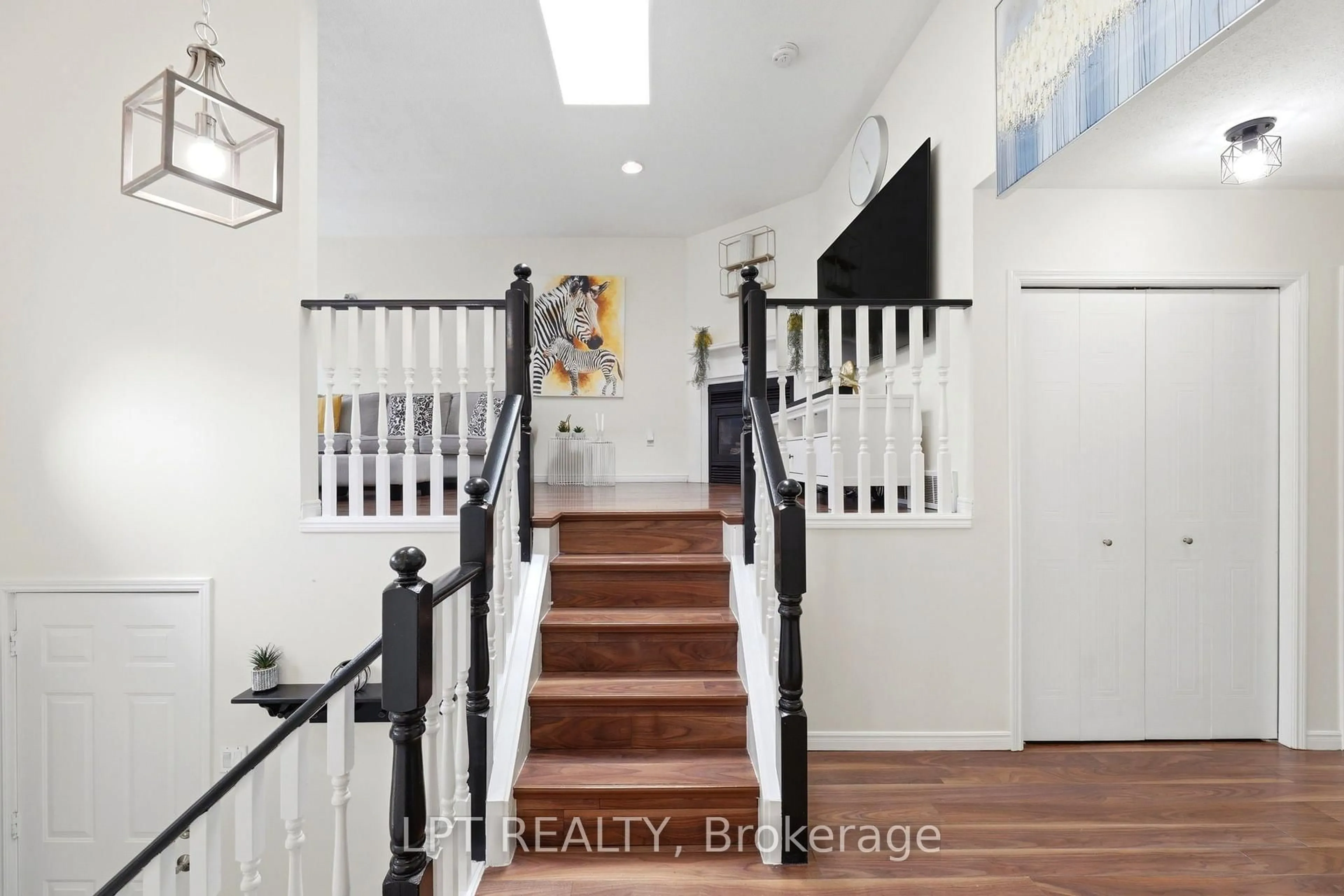 Indoor entryway for 79 Sunrise Cres, London East Ontario N5V 4V8