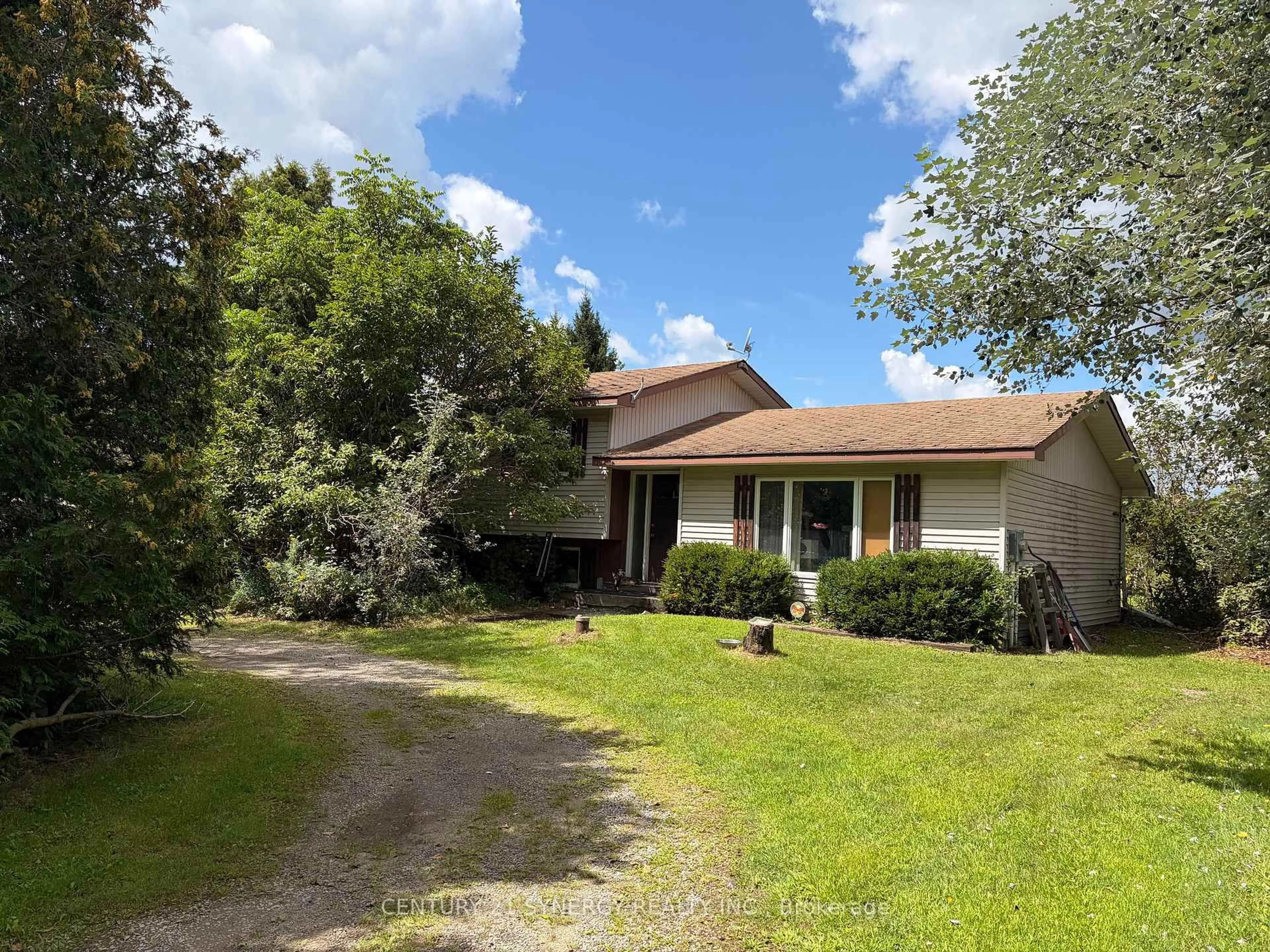 A pic from outside/outdoor area/front of a property/back of a property/a pic from drone, street for 658 Kitley Line 2 Line, Elizabethtown-Kitley Ontario K0G 1G0