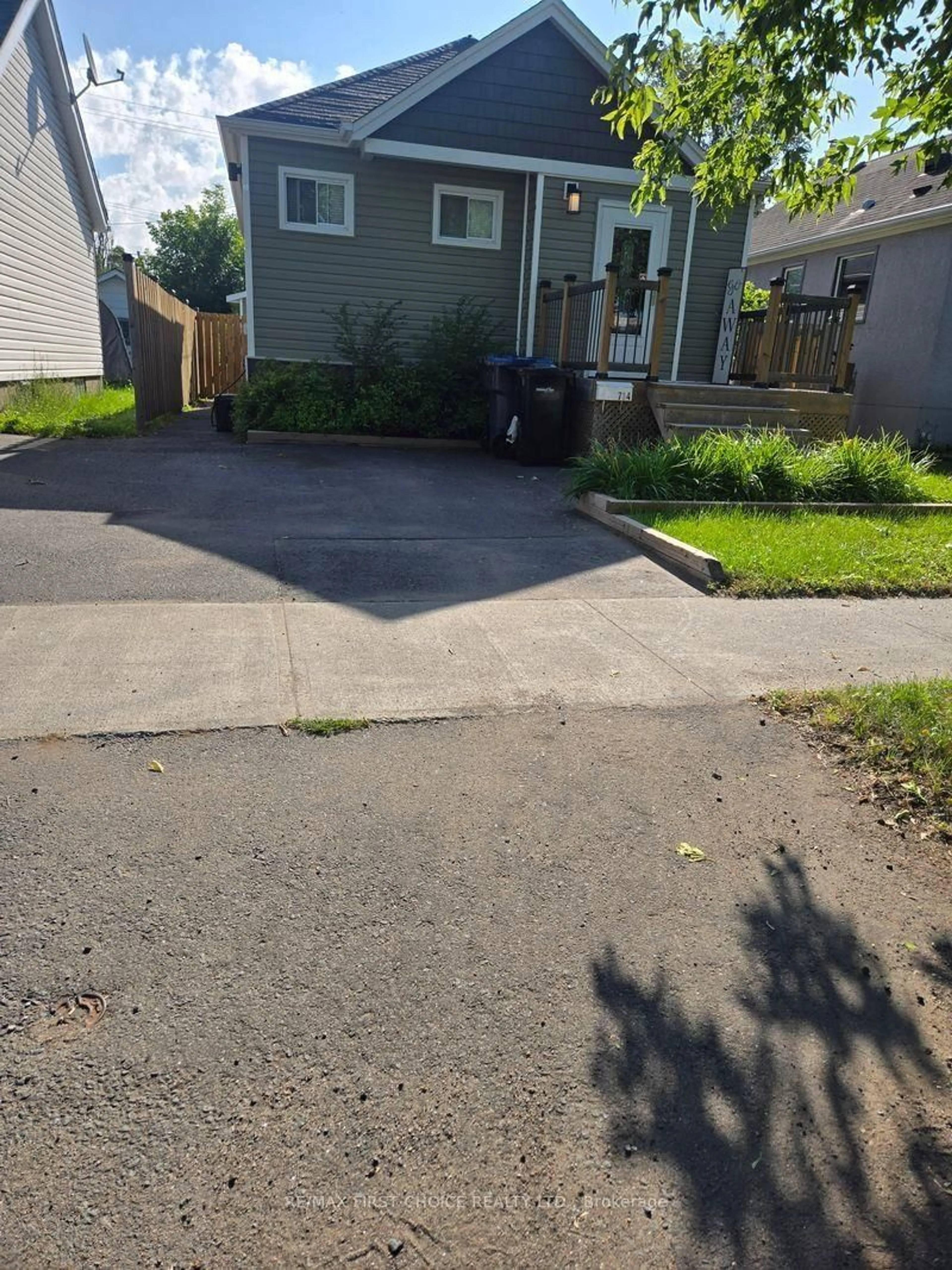 Unknown for 734 Franklin St, Thunder Bay Ontario P7E 1R9