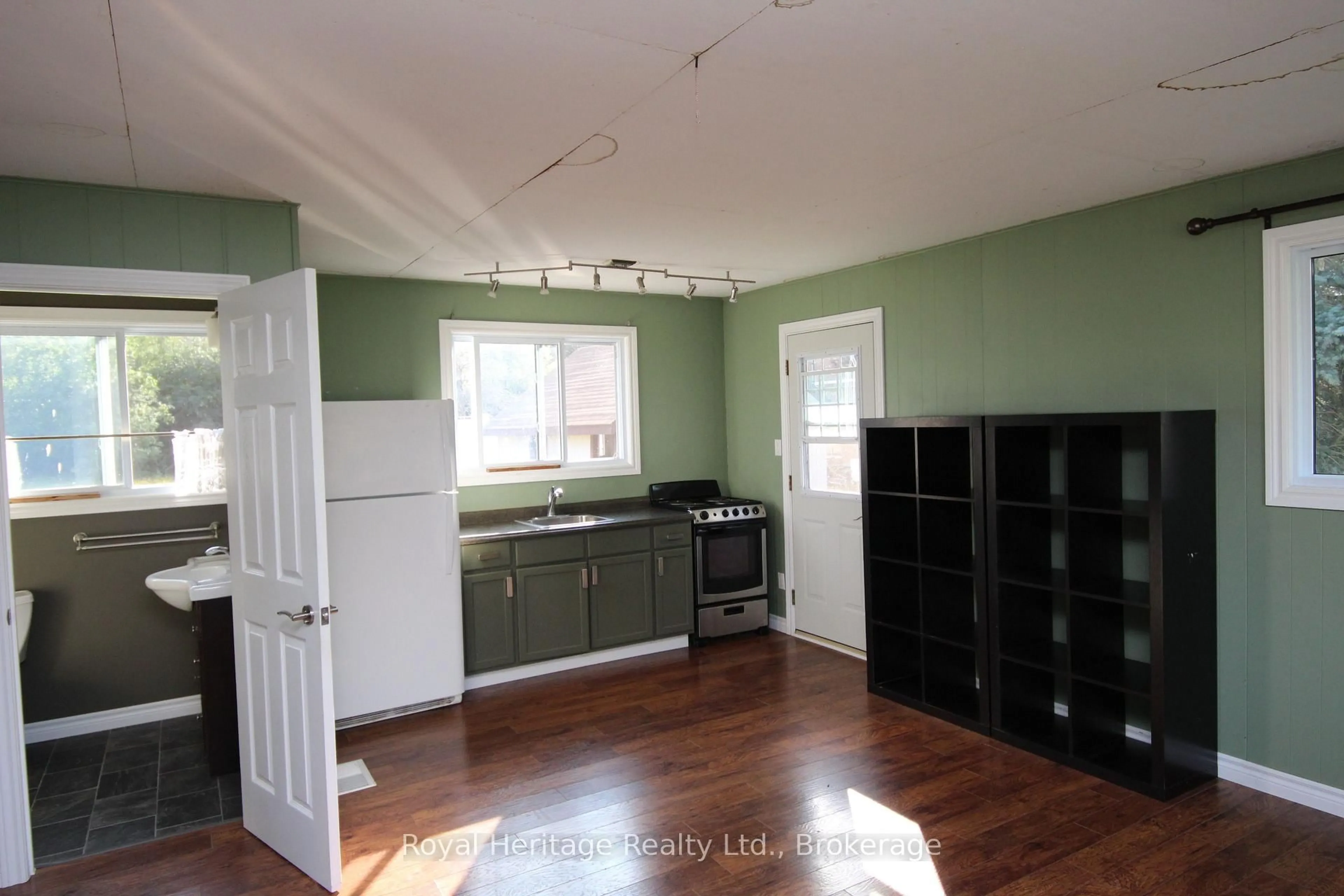 A pic of a room for 137 Bayshore Rd, Brighton Ontario K0K 1H0