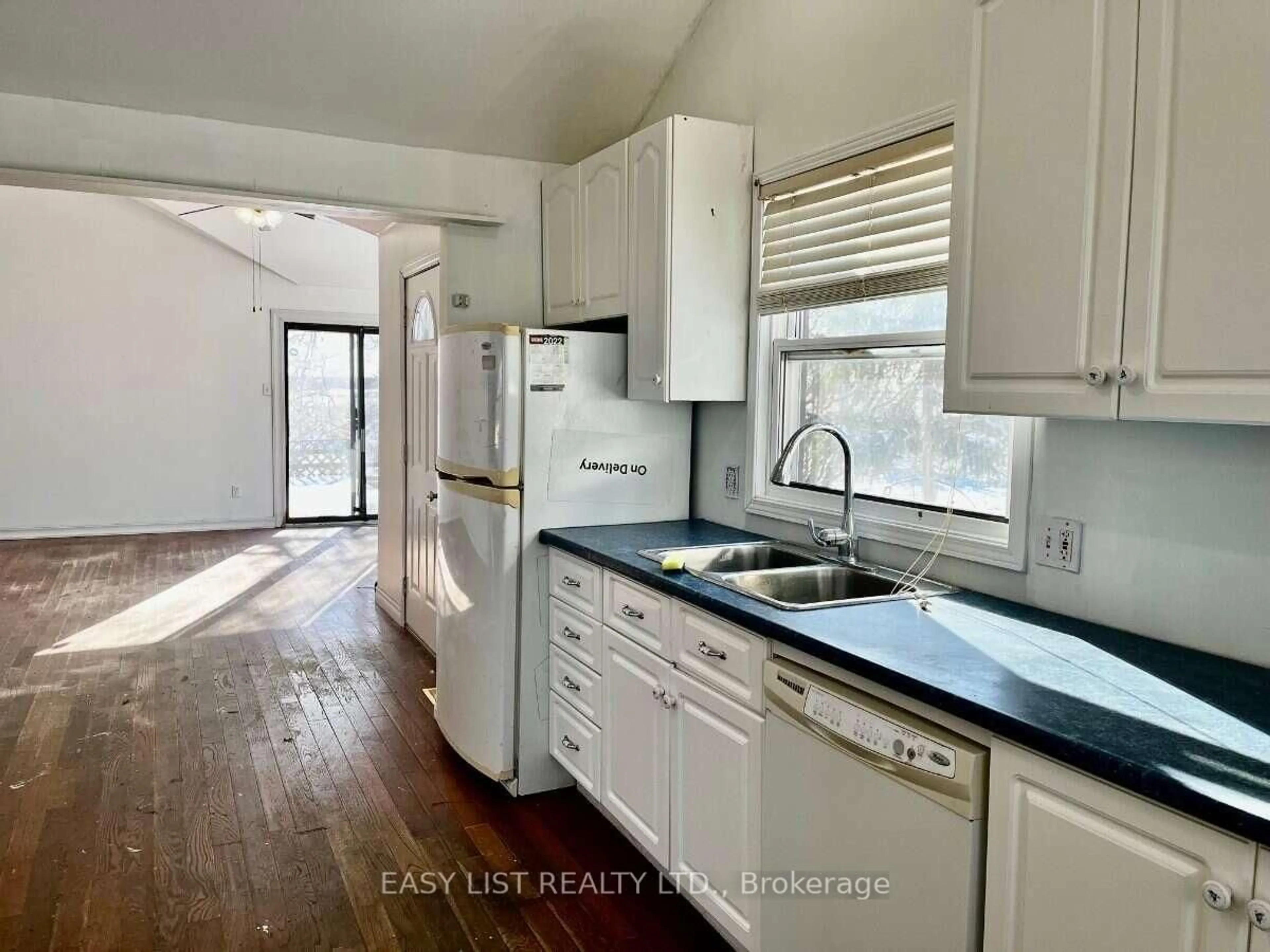 Open concept kitchen, ceramic/tile floor for 2780 Highway 35, Kawartha Lakes Ontario K9V 4R4
