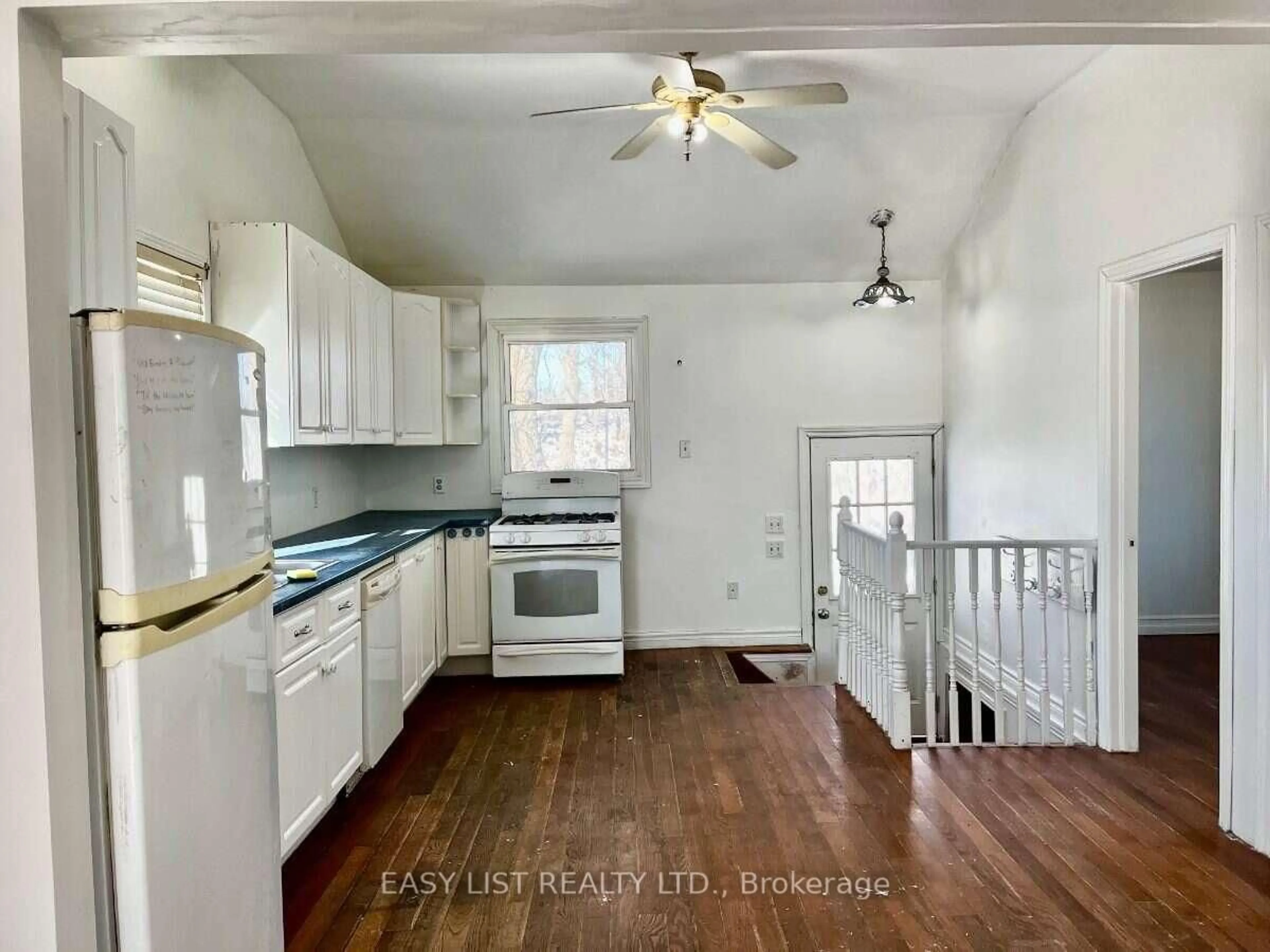 Standard kitchen, unknown for 2780 Highway 35, Kawartha Lakes Ontario K9V 4R4