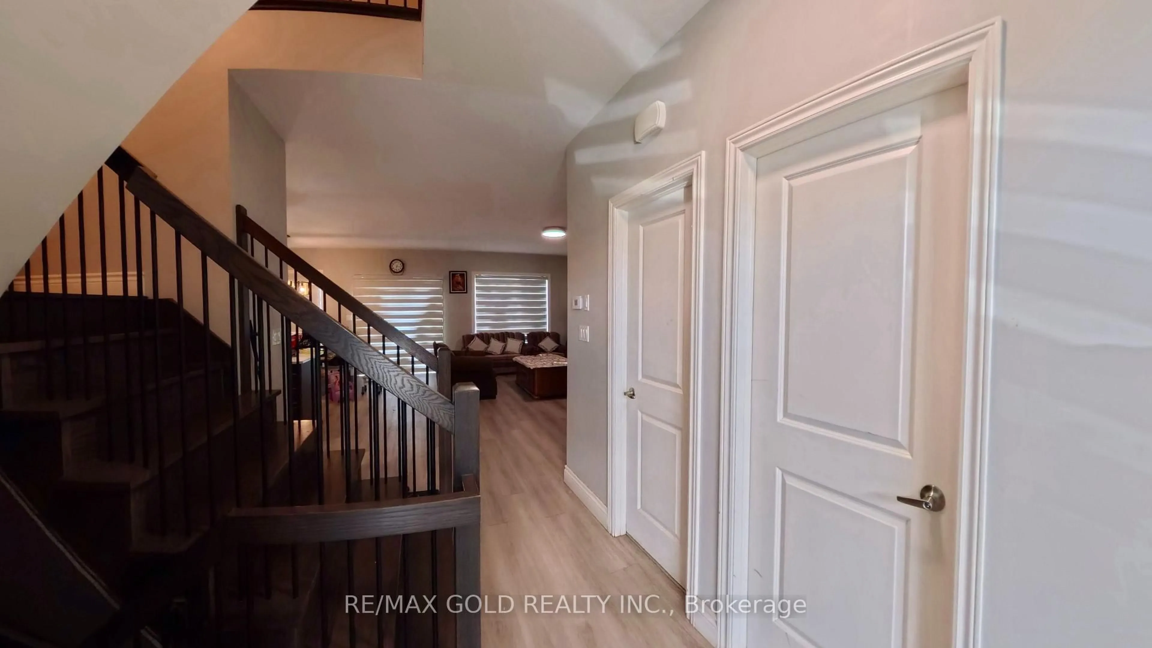 Indoor entryway for 246 Jeanine St, Greater Sudbury Ontario P3B 0E5