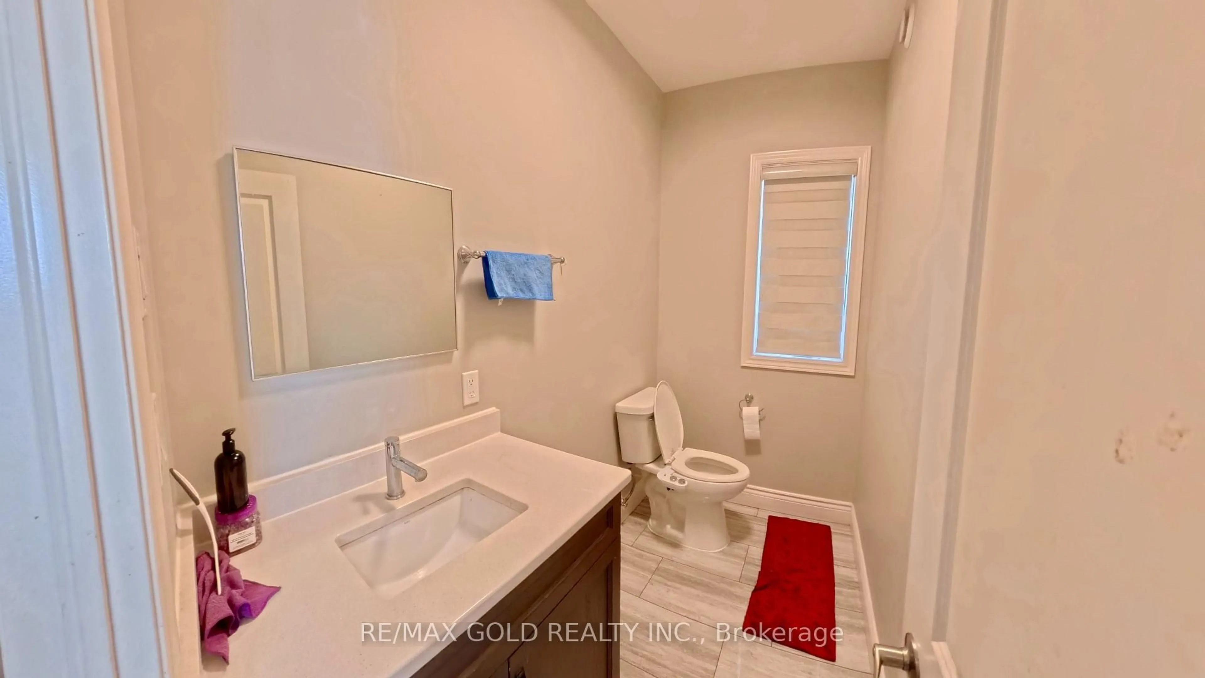 Standard bathroom, ceramic/tile floor for 246 Jeanine St, Greater Sudbury Ontario P3B 0E5