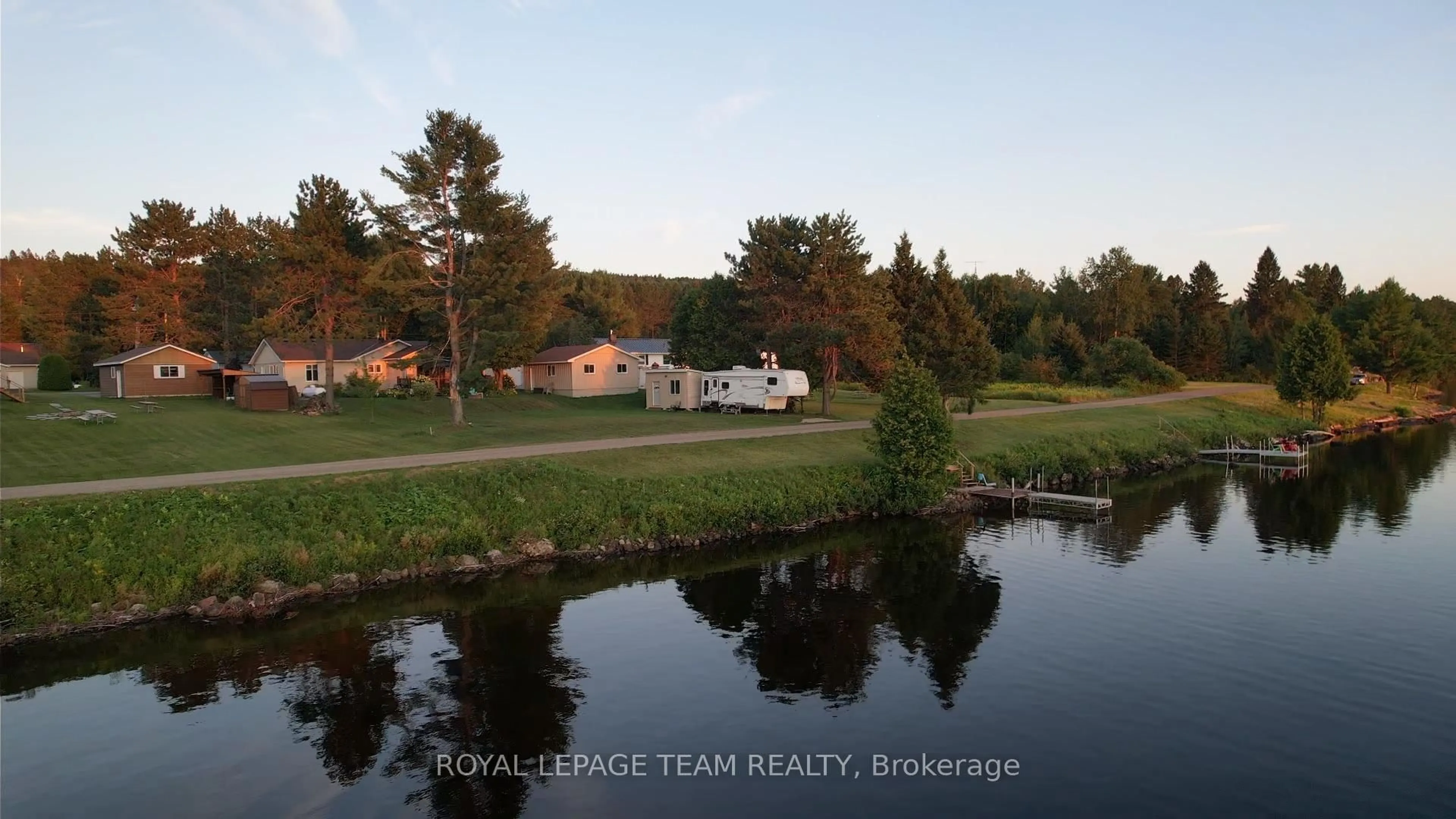 Blurry image for 76 Lake St, South Algonquin Ontario K0J 2M0