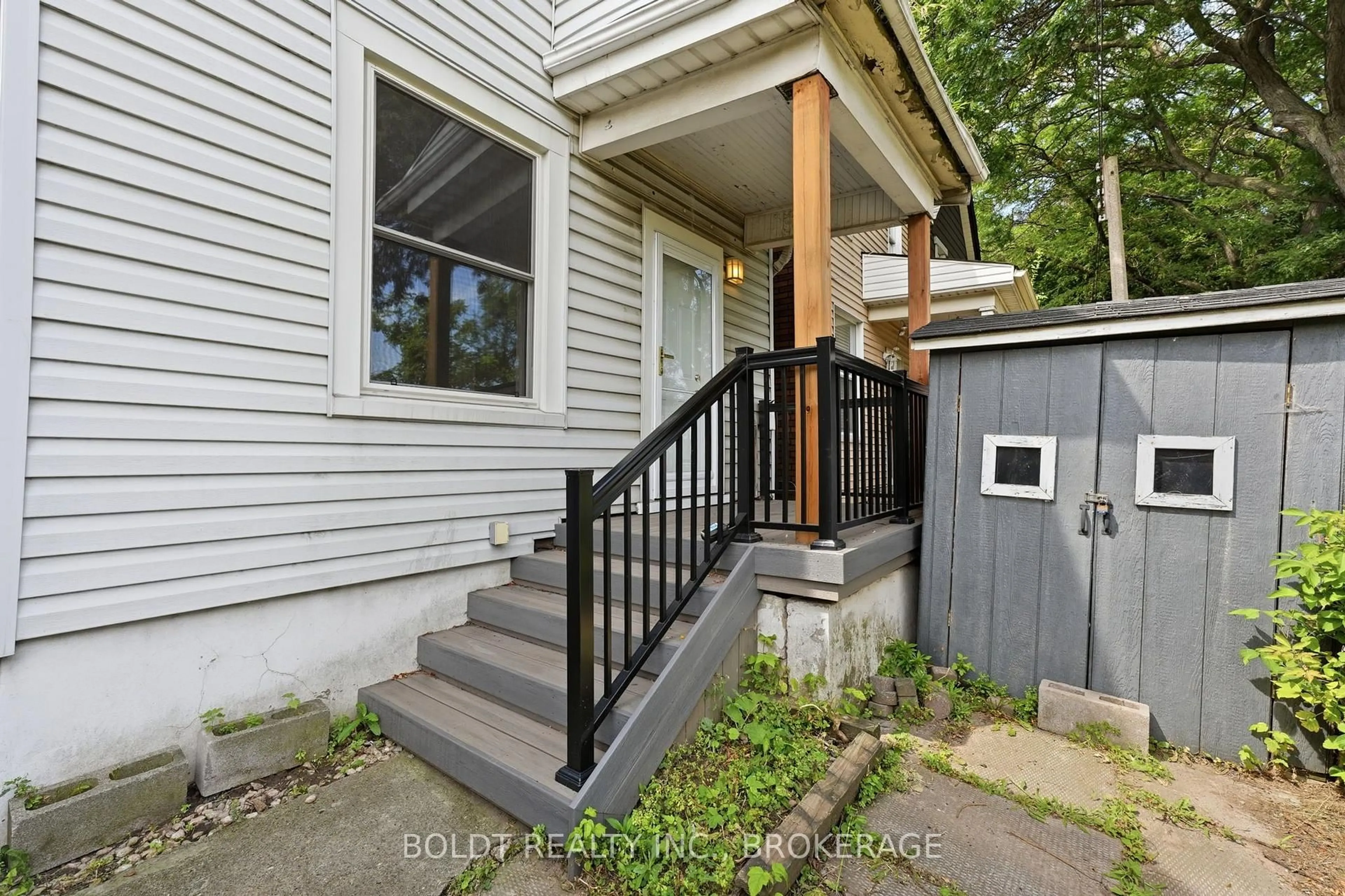 Unknown for 38 Mars Ave, Hamilton Ontario L8L 3V8