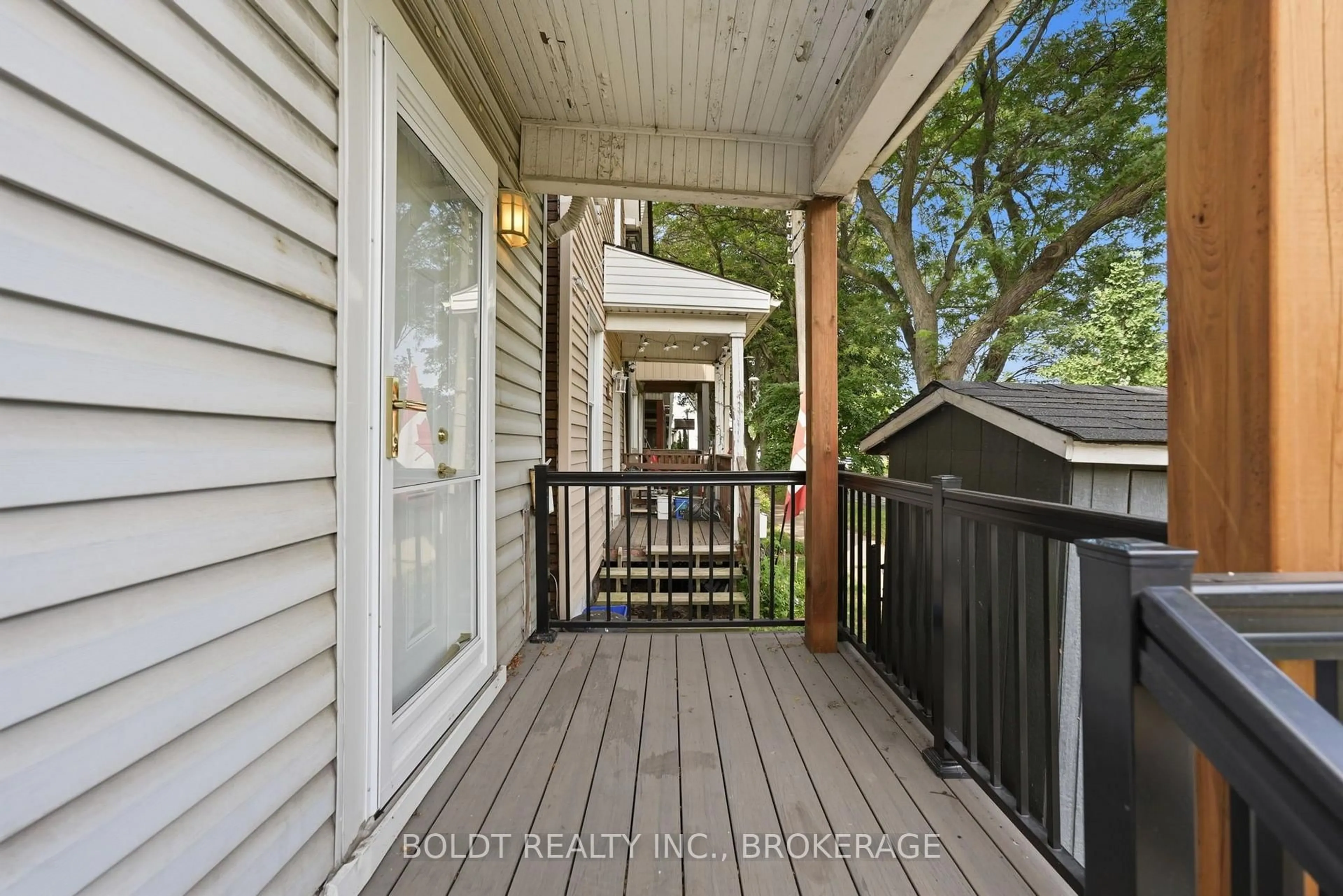 Patio, street for 38 Mars Ave, Hamilton Ontario L8L 3V8