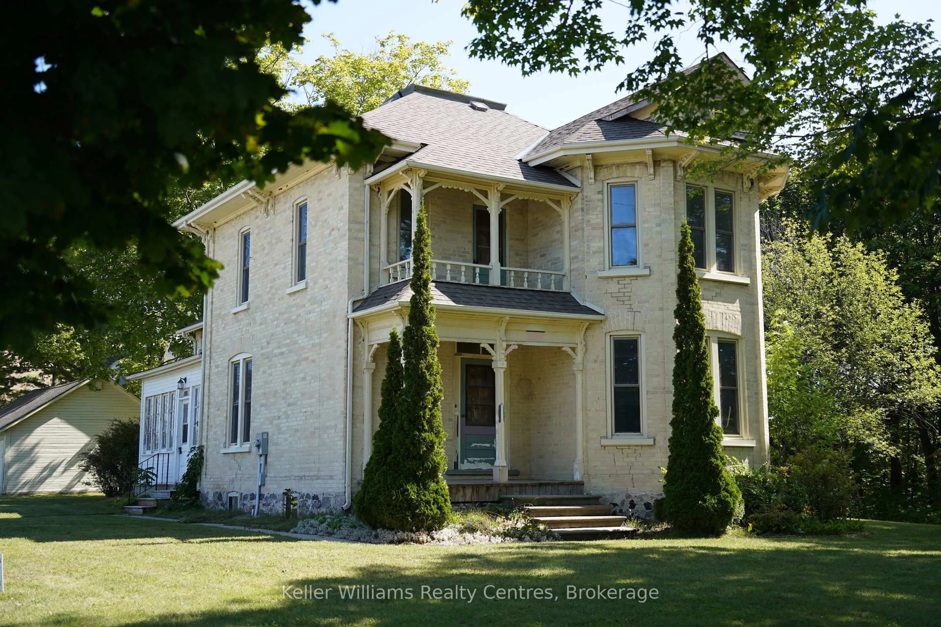 Home with brick exterior material, building for 254 High St, Saugeen Shores Ontario N0H 2L0
