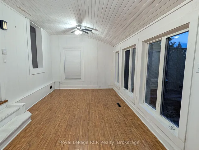 281 Sykes St, Meaford 2