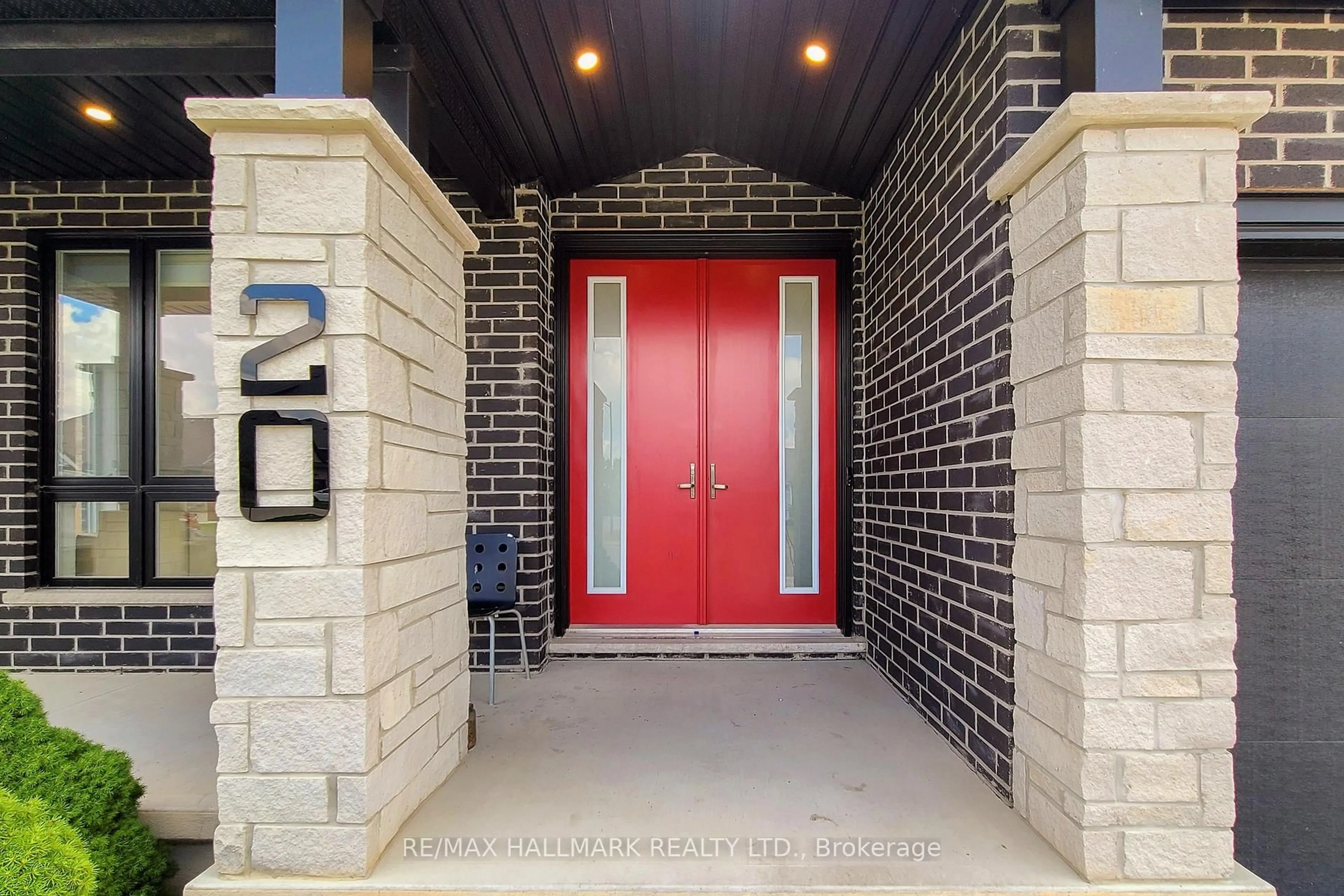 Indoor entryway for 20 Valderrama Lane, St. Thomas Ontario N5R 0E8