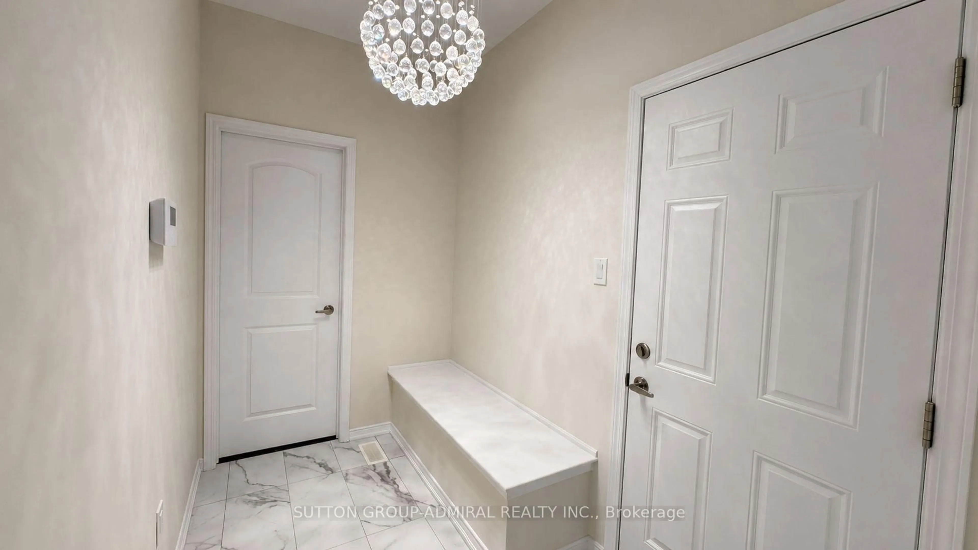 Indoor entryway for 7892 Odell Cres, Niagara Falls Ontario L2H 3R6