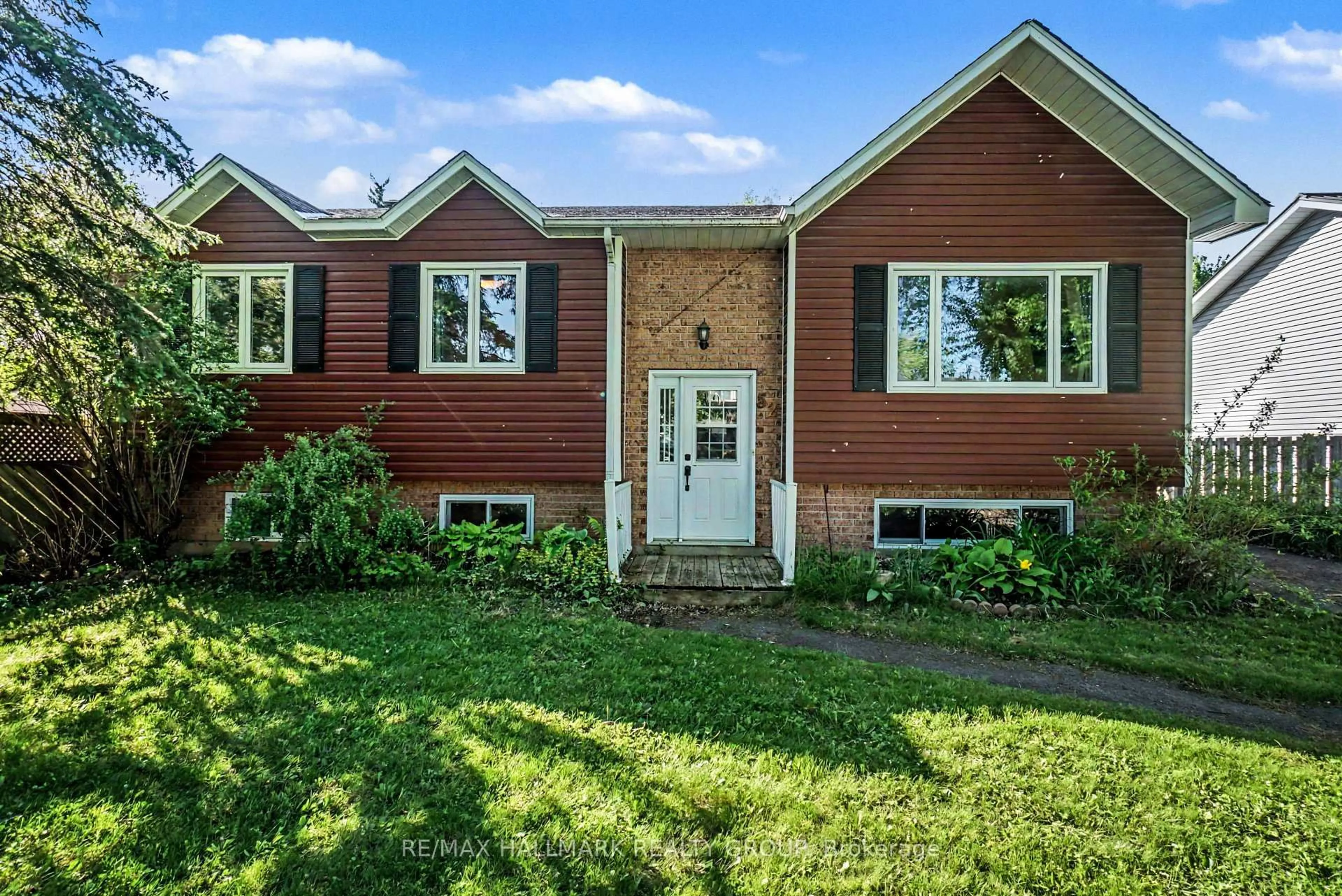 Home with brick exterior material, street for 52 Castlebeau St, Russell Ontario K0A 1W0