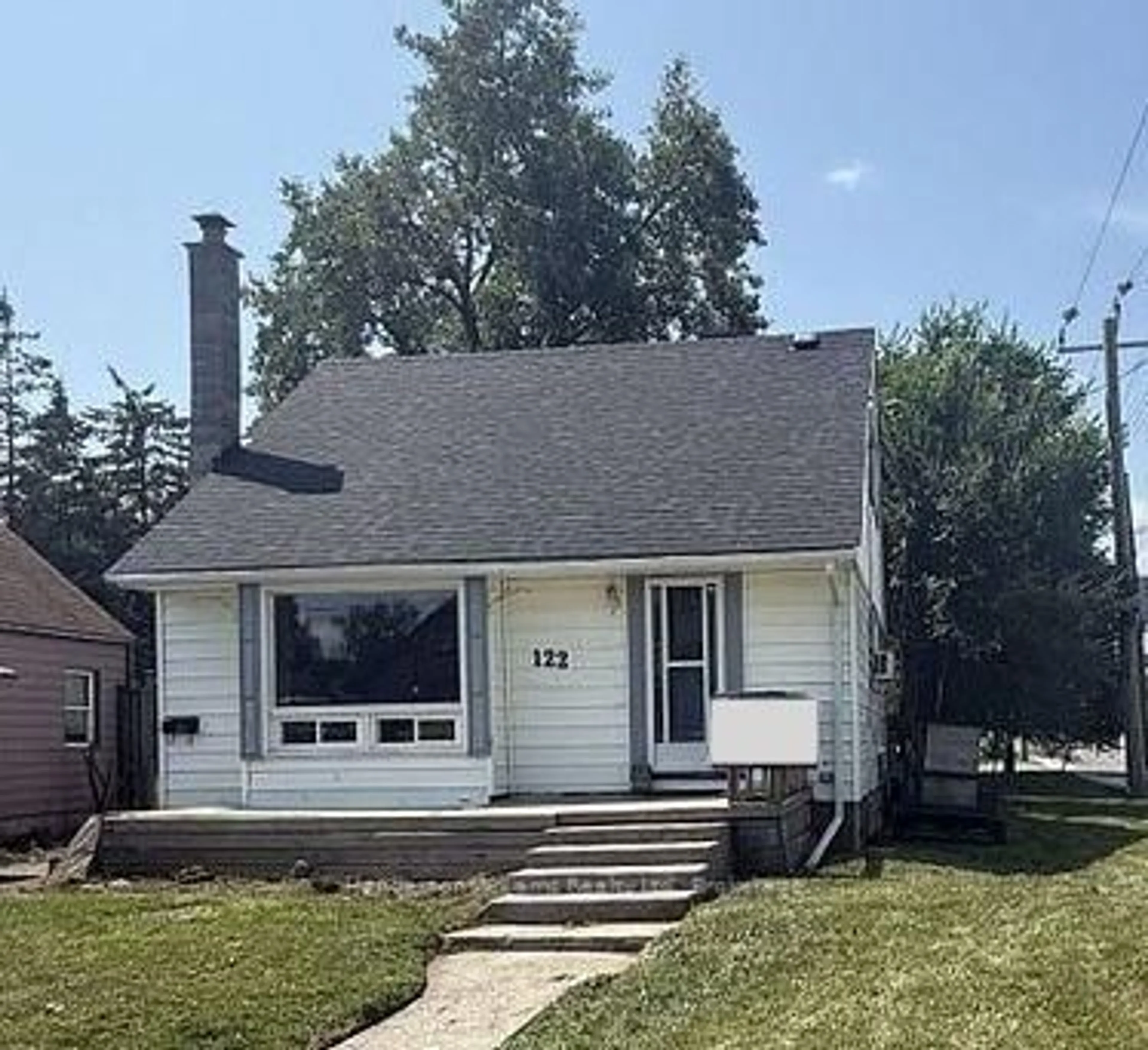 Home with vinyl exterior material, street for 122 Golfdale Rd, Belleville Ontario K8N 4B1