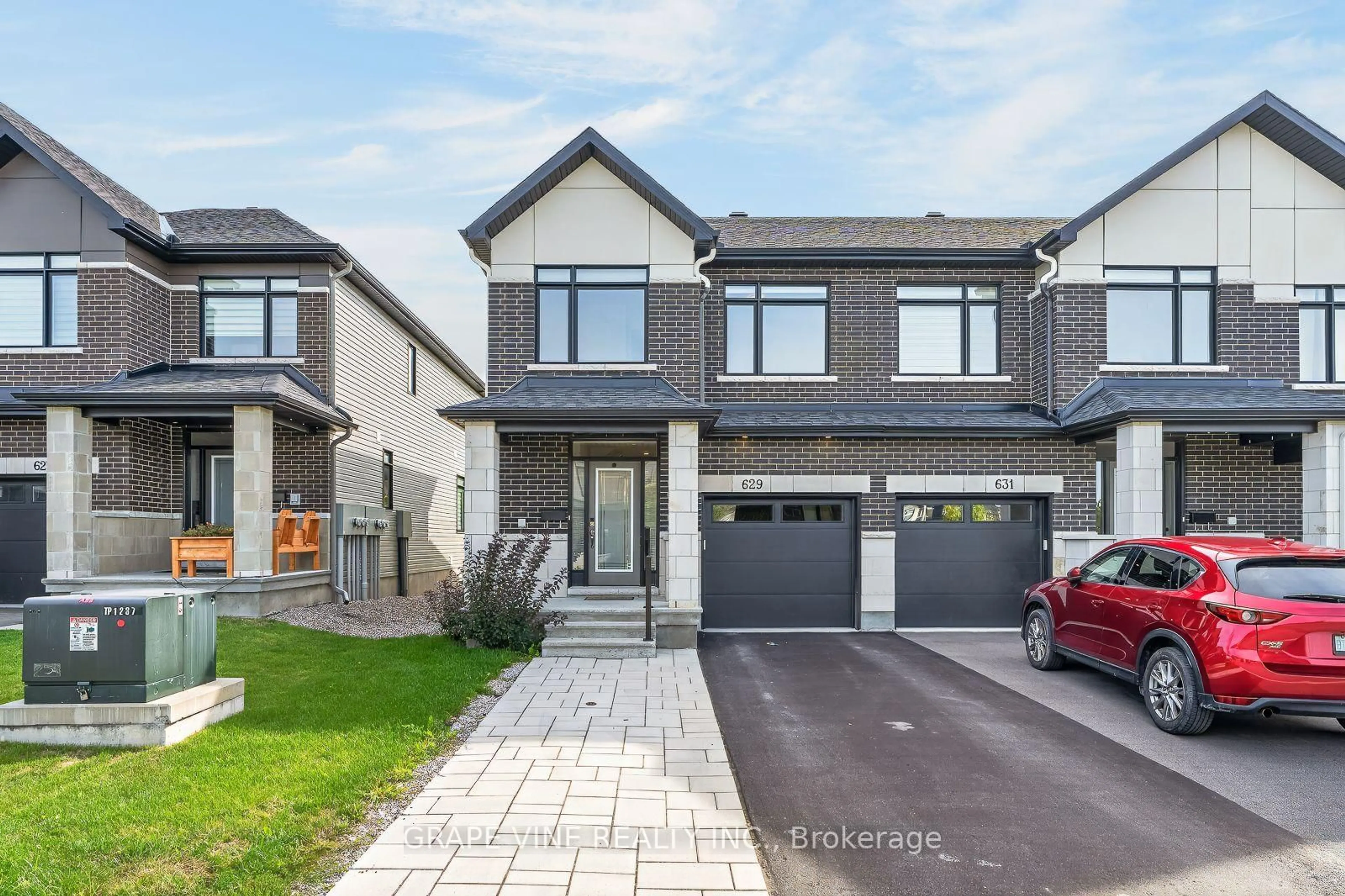 Home with brick exterior material, street for 629 Knotridge St, Orleans Ontario K1W 0N7