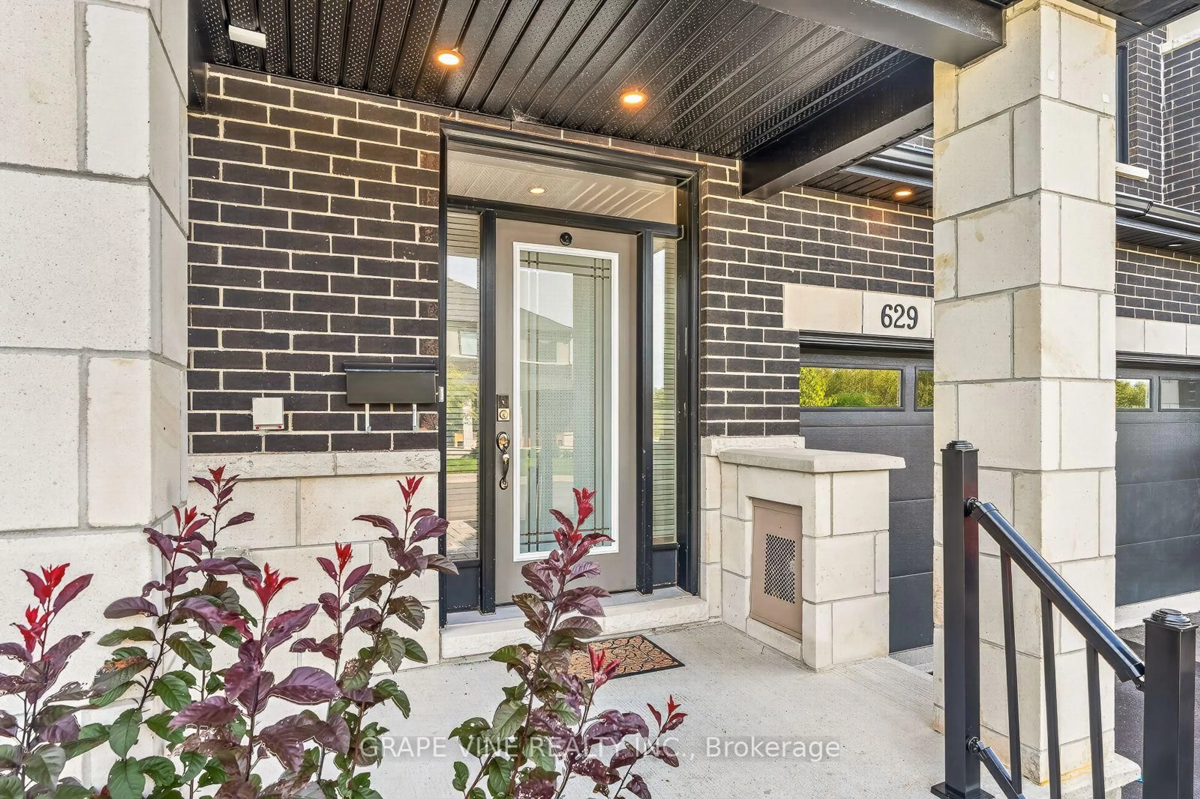 Unknown for 629 Knotridge St, Orleans Ontario K1W 0N7