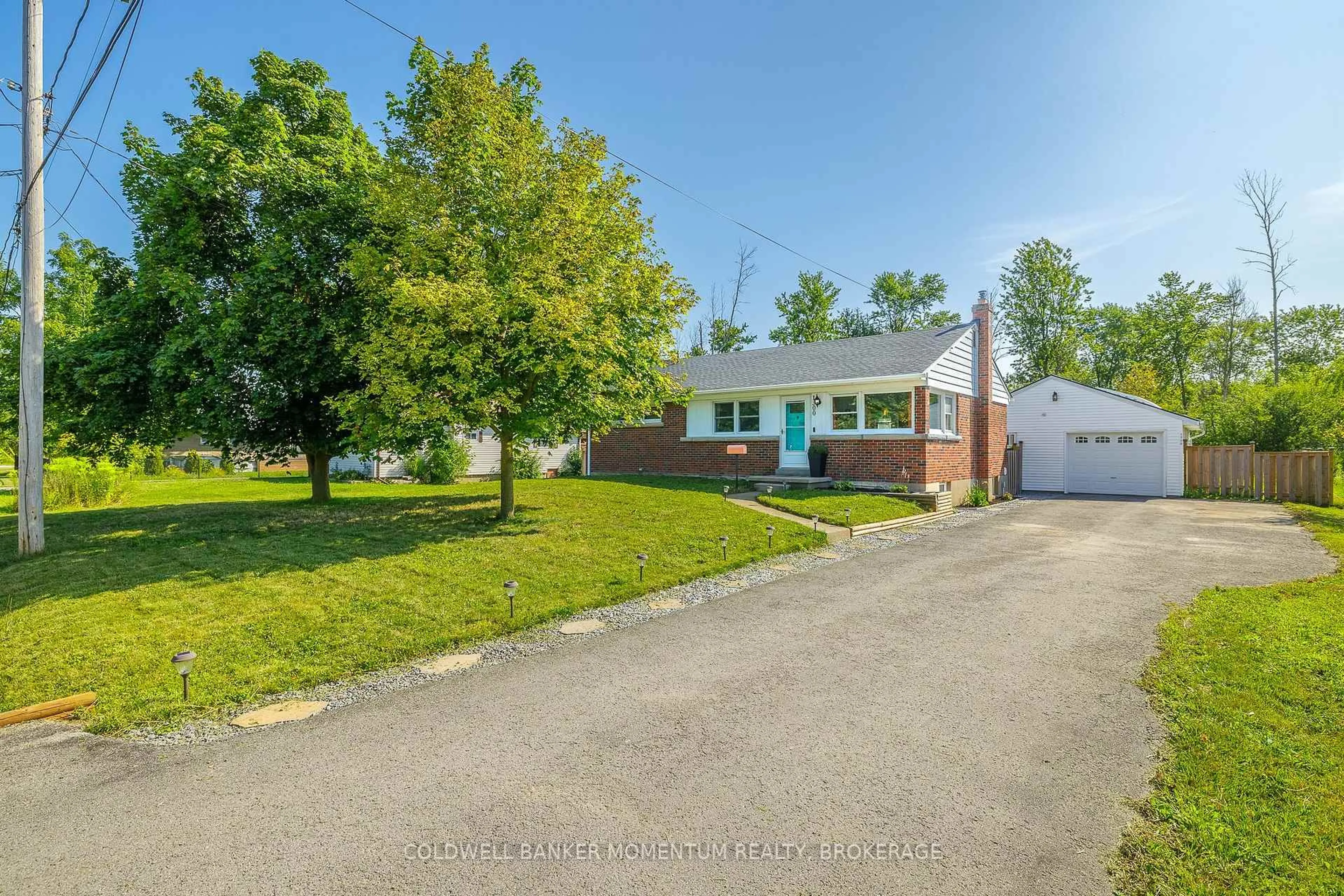 A pic from outside/outdoor area/front of a property/back of a property/a pic from drone, street for 1300 Spears Rd, Fort Erie Ontario L2A 4N3