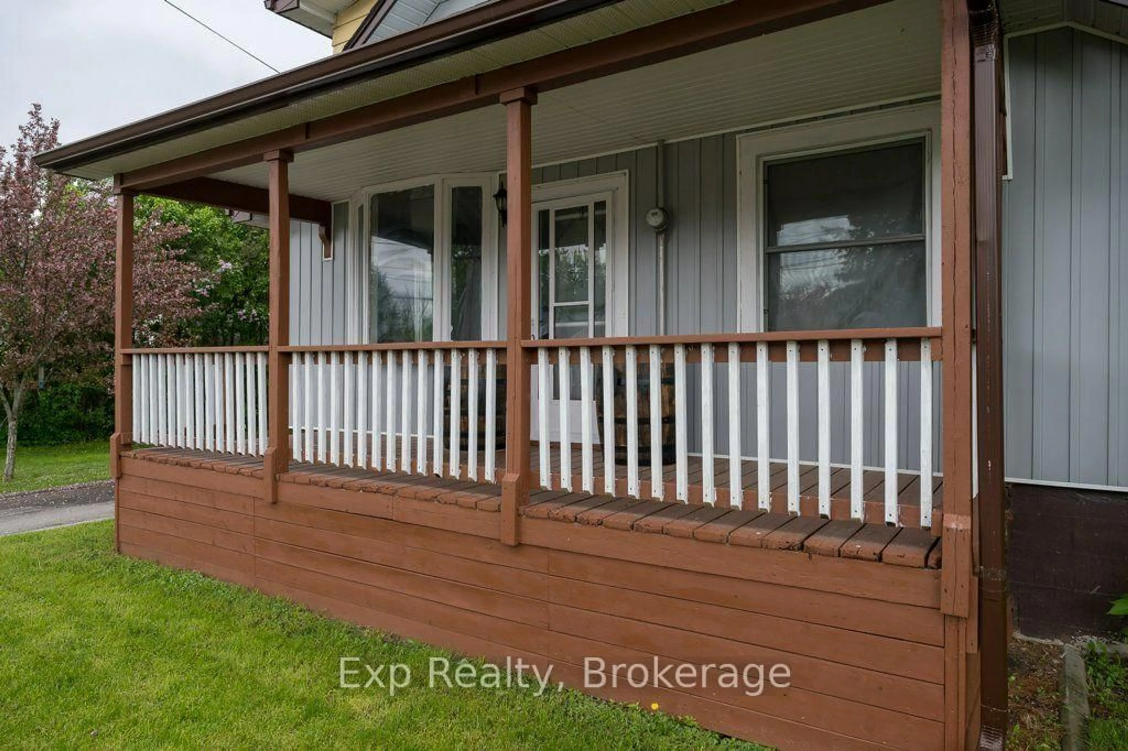 A pic from outside/outdoor area/front of a property/back of a property/a pic from drone, street for 525 Cannifton Rd, Corbyville Ontario K0K 1V0