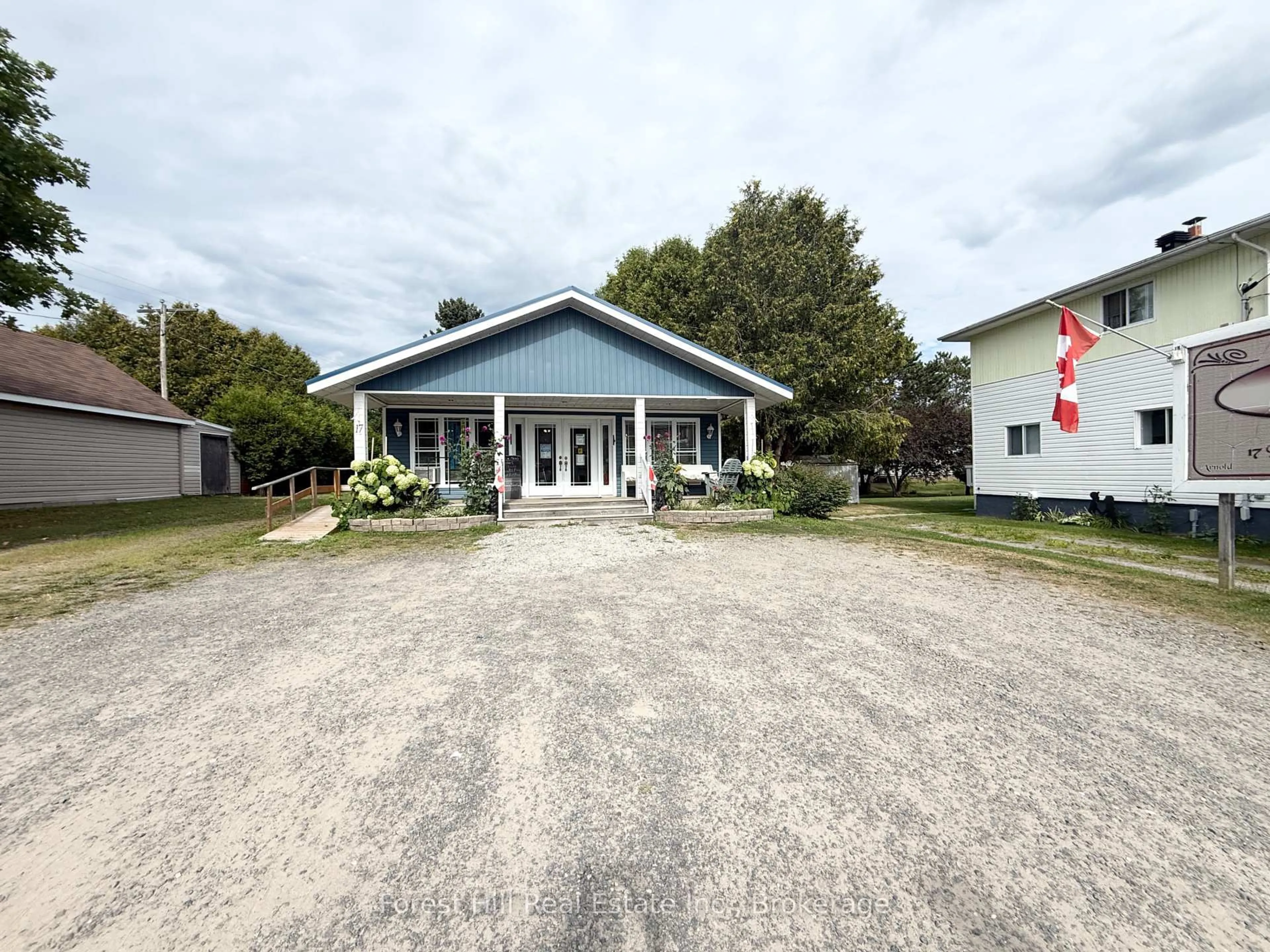 A pic from outside/outdoor area/front of a property/back of a property/a pic from drone, building for 17 Davis Dr, Parry Sound Remote Area Ontario P0H 1Y0