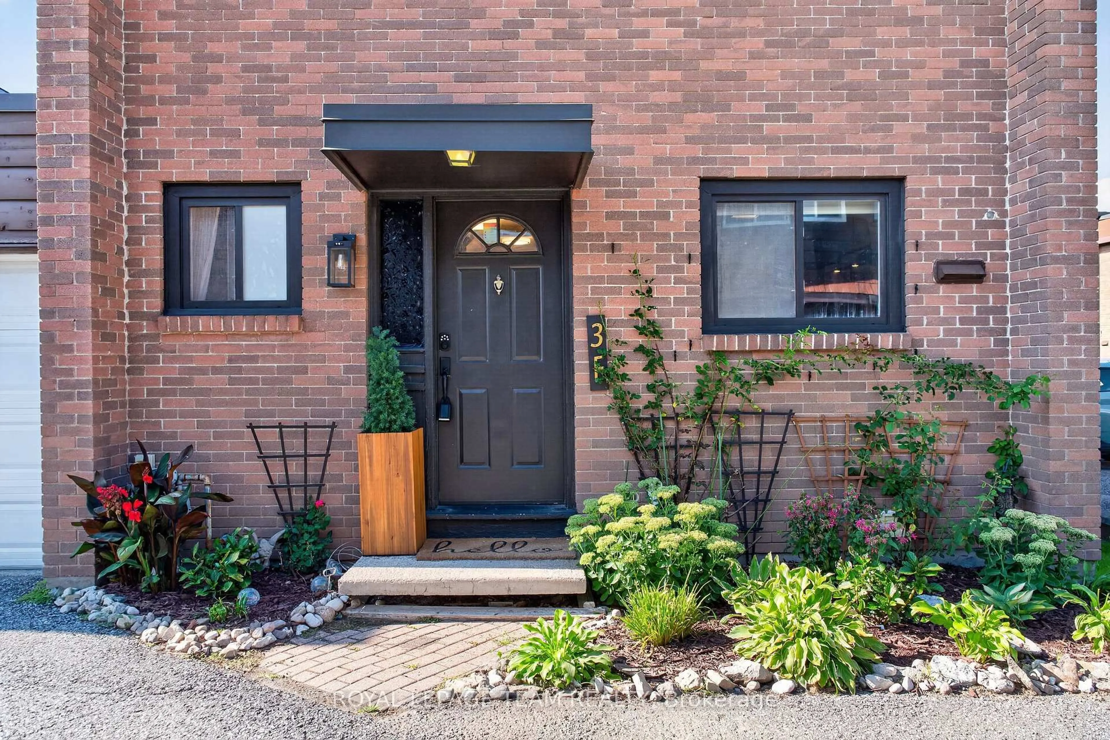 Home with brick exterior material, street for 3 ARNOLD Dr #F, Ottawa Ontario K2H 6V6