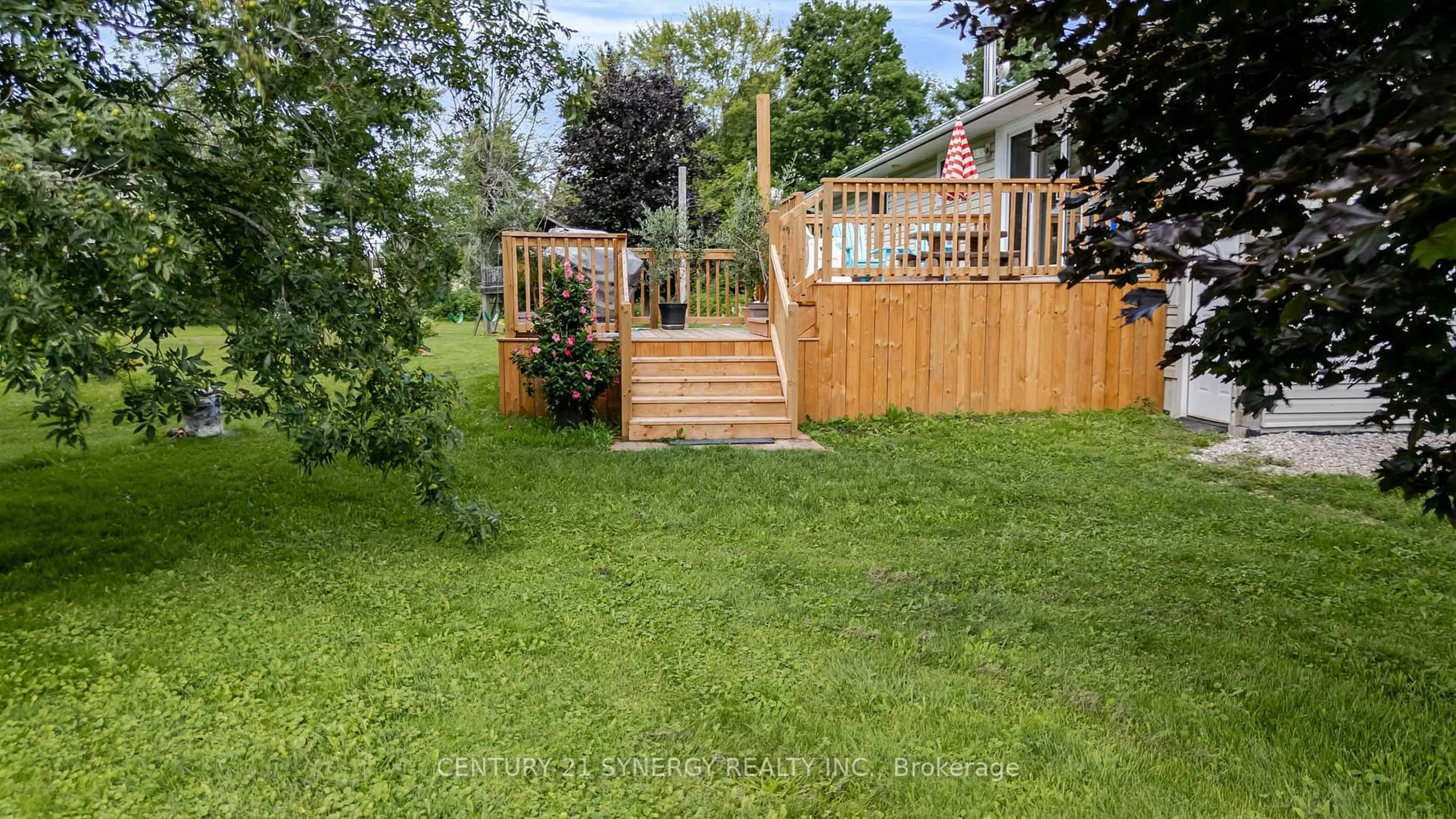 Patio, street for 677 Bowes Sdrd, Perth Ontario K7H 3C6