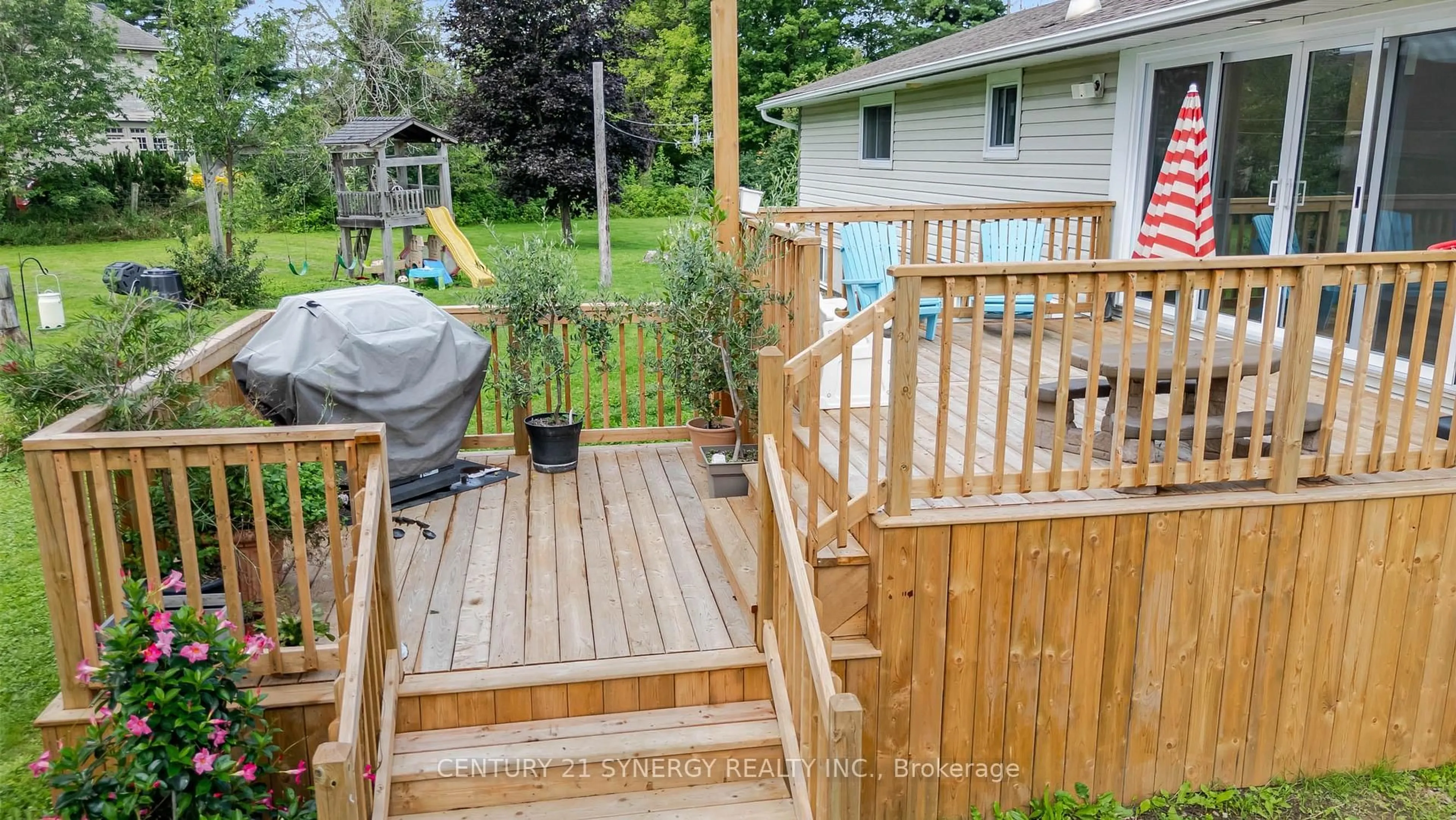 Patio, street for 677 Bowes Sdrd, Perth Ontario K7H 3C6
