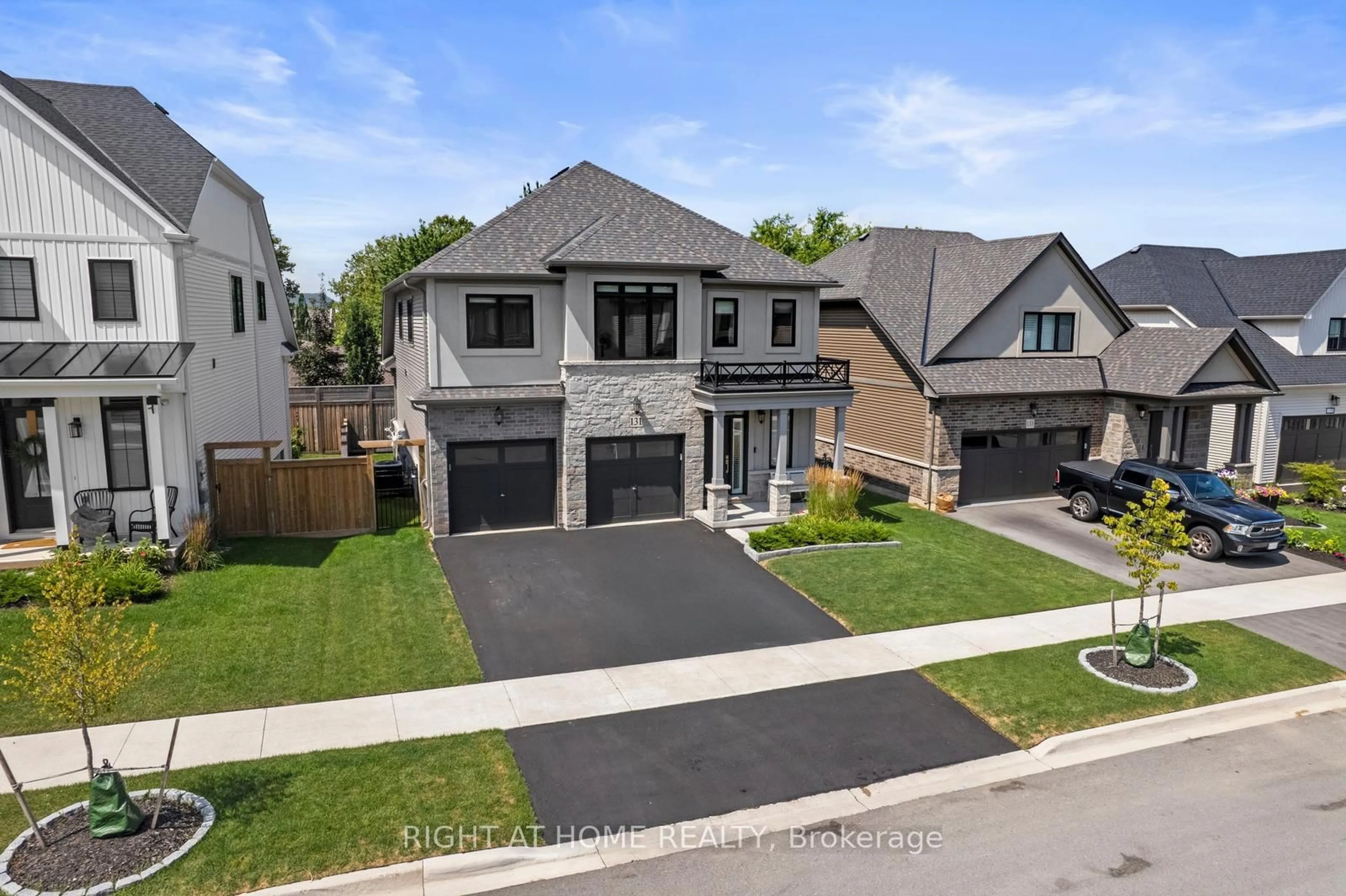 A pic from outside/outdoor area/front of a property/back of a property/a pic from drone, street for 131 Terrace Dr, Grimsby Ontario L3M 0L2