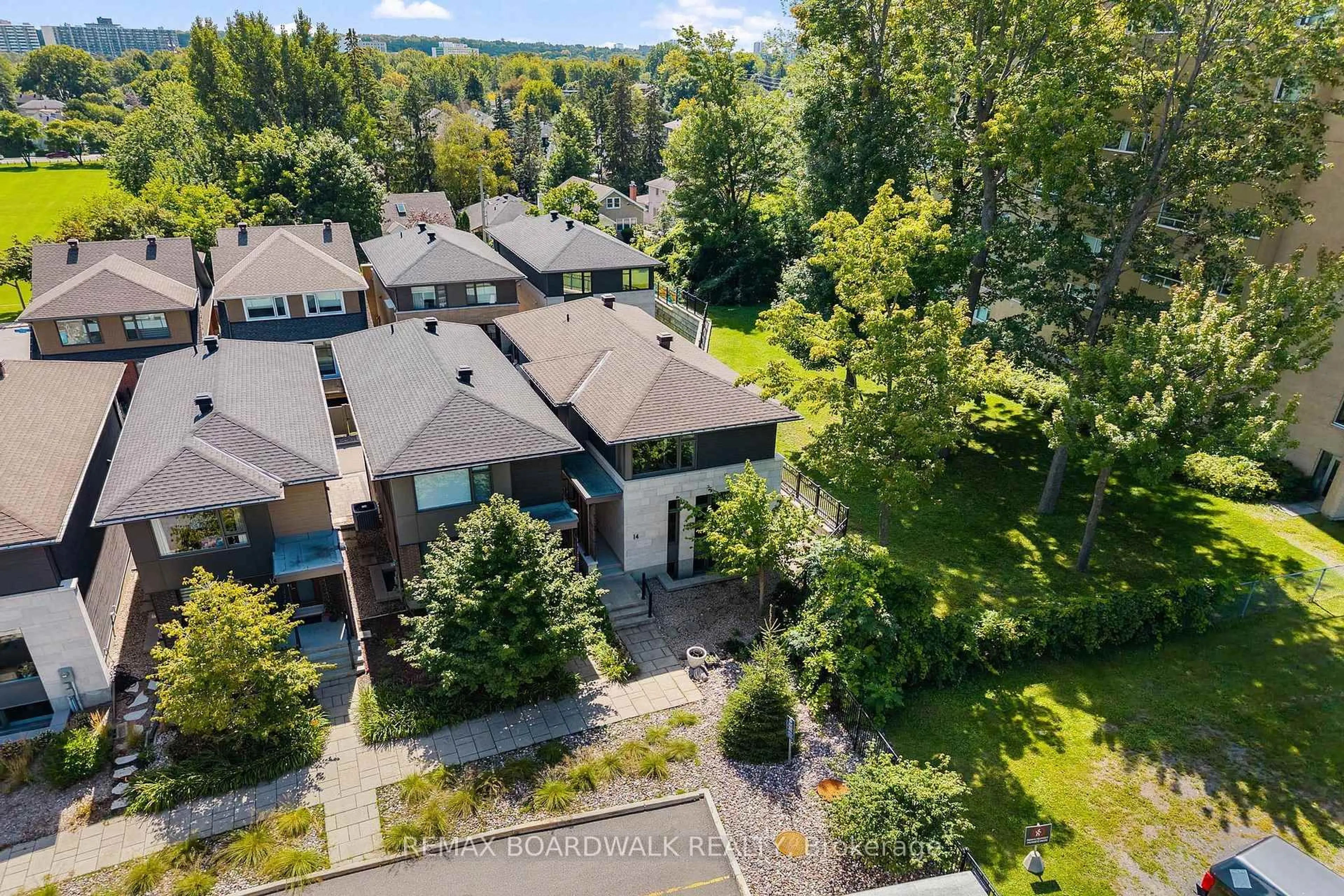 A pic from outside/outdoor area/front of a property/back of a property/a pic from drone, unknown for 14 Philosopher Private, Ottawa Ontario K1S 5P7