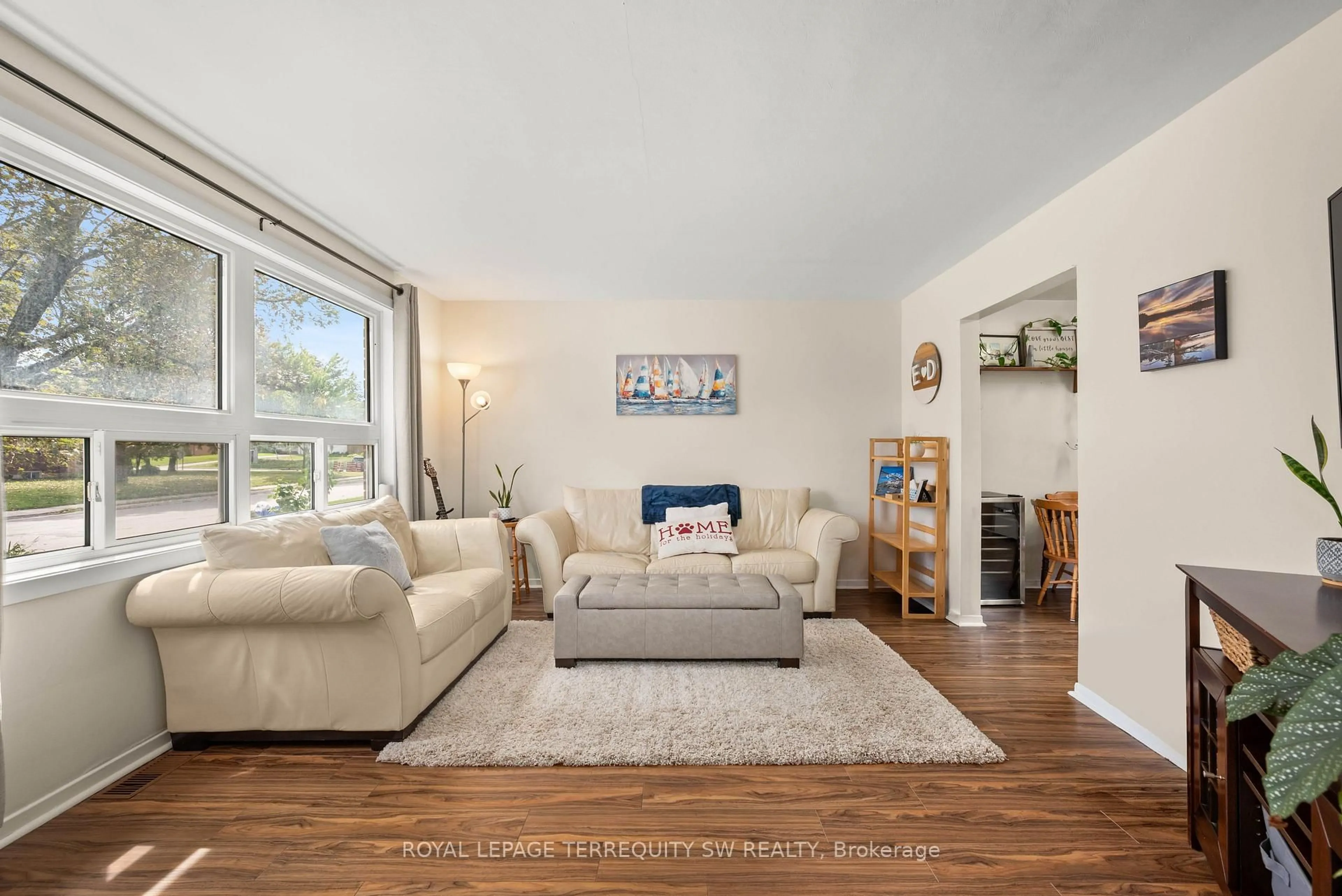 Living room with furniture, unknown for 46 Northlin Park Rd, Kawartha Lakes Ontario K9V 4P4