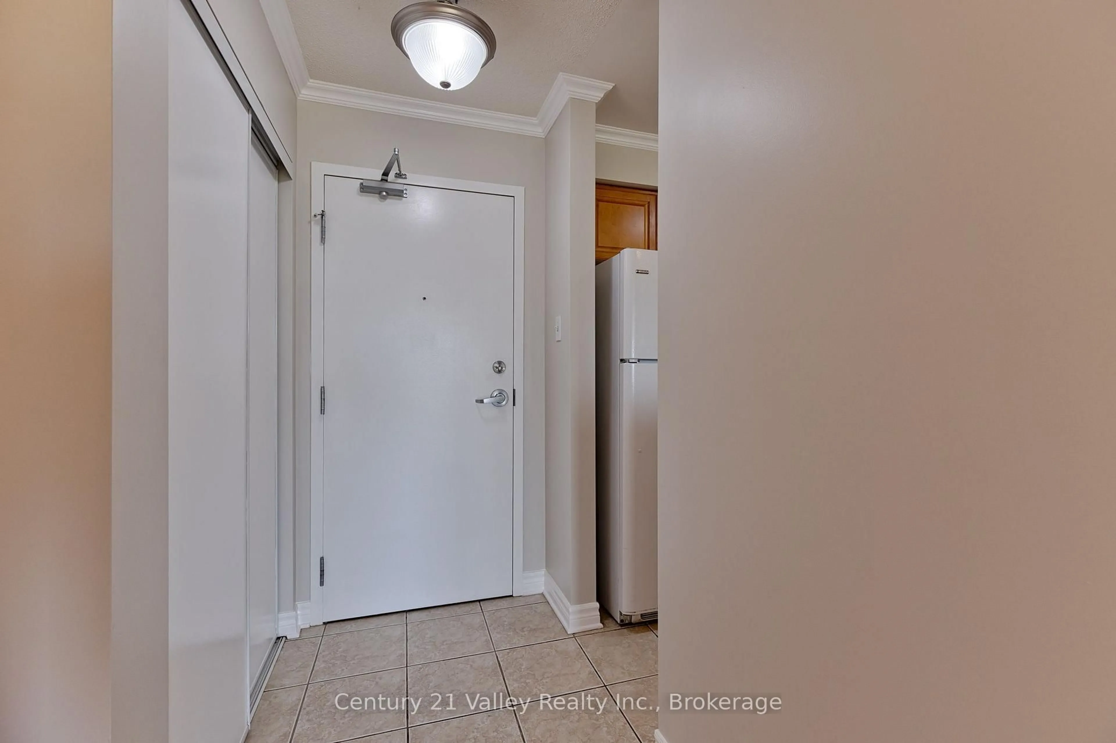 Indoor entryway for 16 Sheffield St #302, Arnprior Ontario K7S 0A2