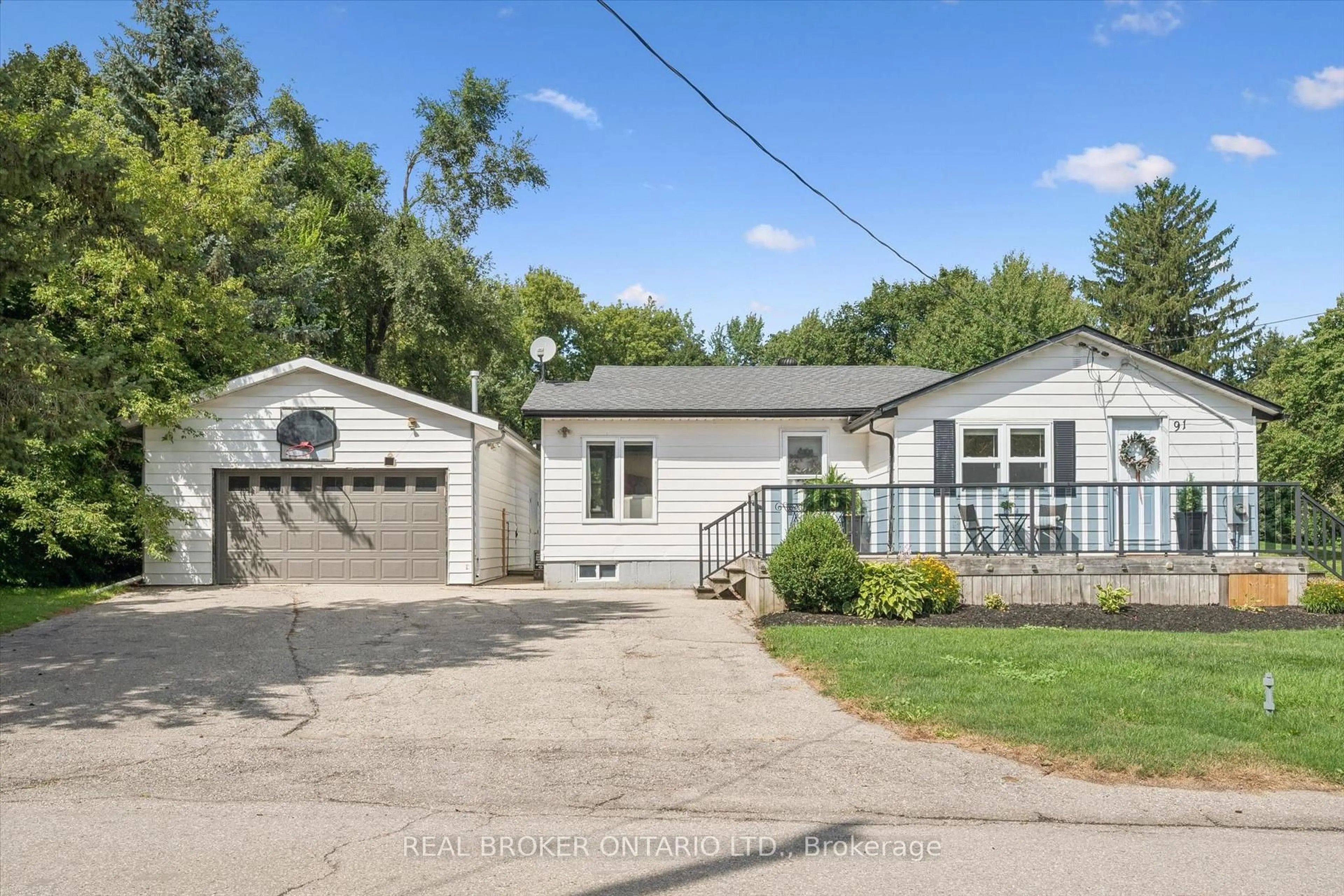 Home with vinyl exterior material, street for 91 Jane St, Wellesley Ontario N0B 2M0