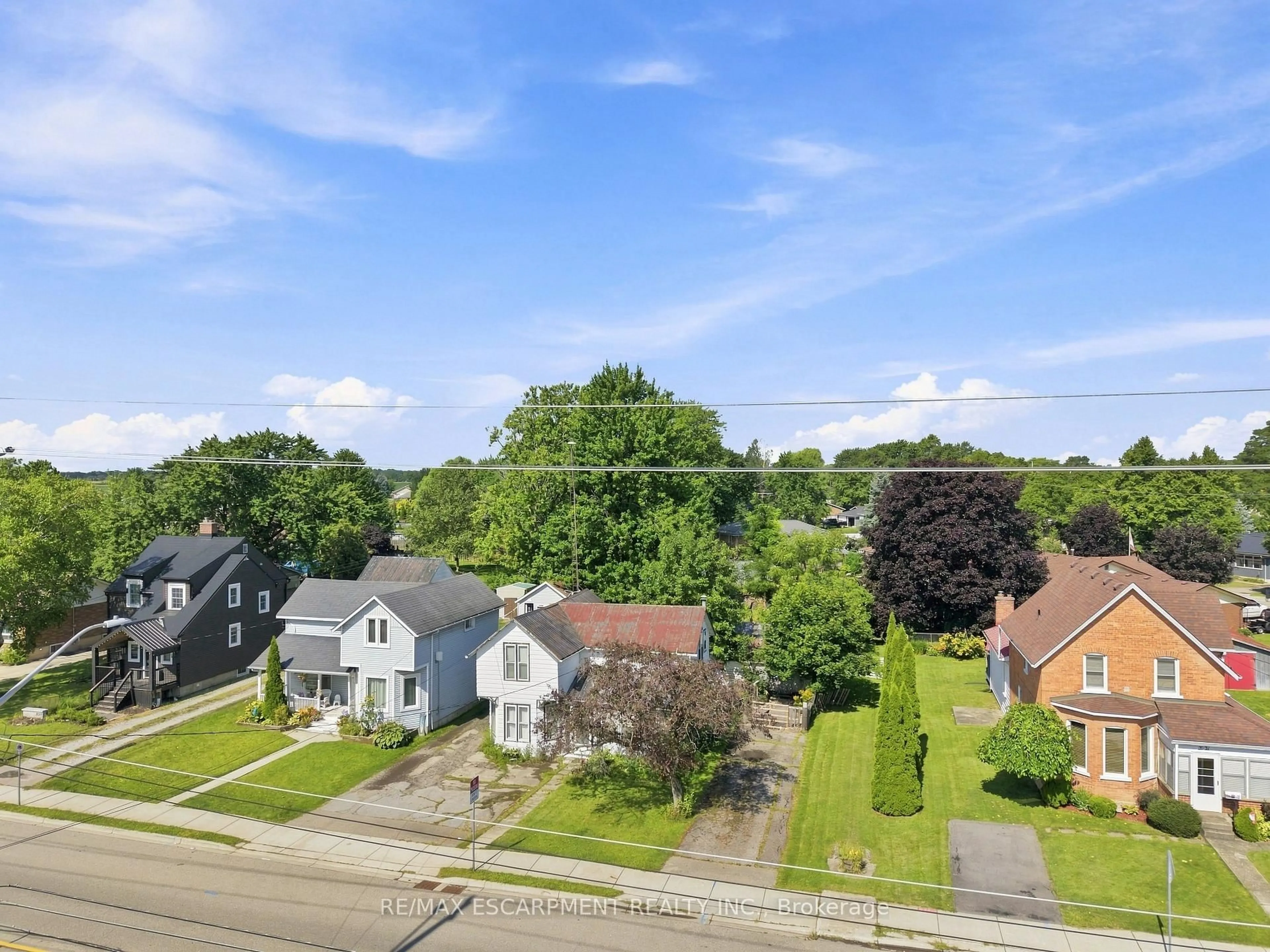 A pic from outside/outdoor area/front of a property/back of a property/a pic from drone, street for 2023 Main St, Haldimand Ontario N0A 1J0