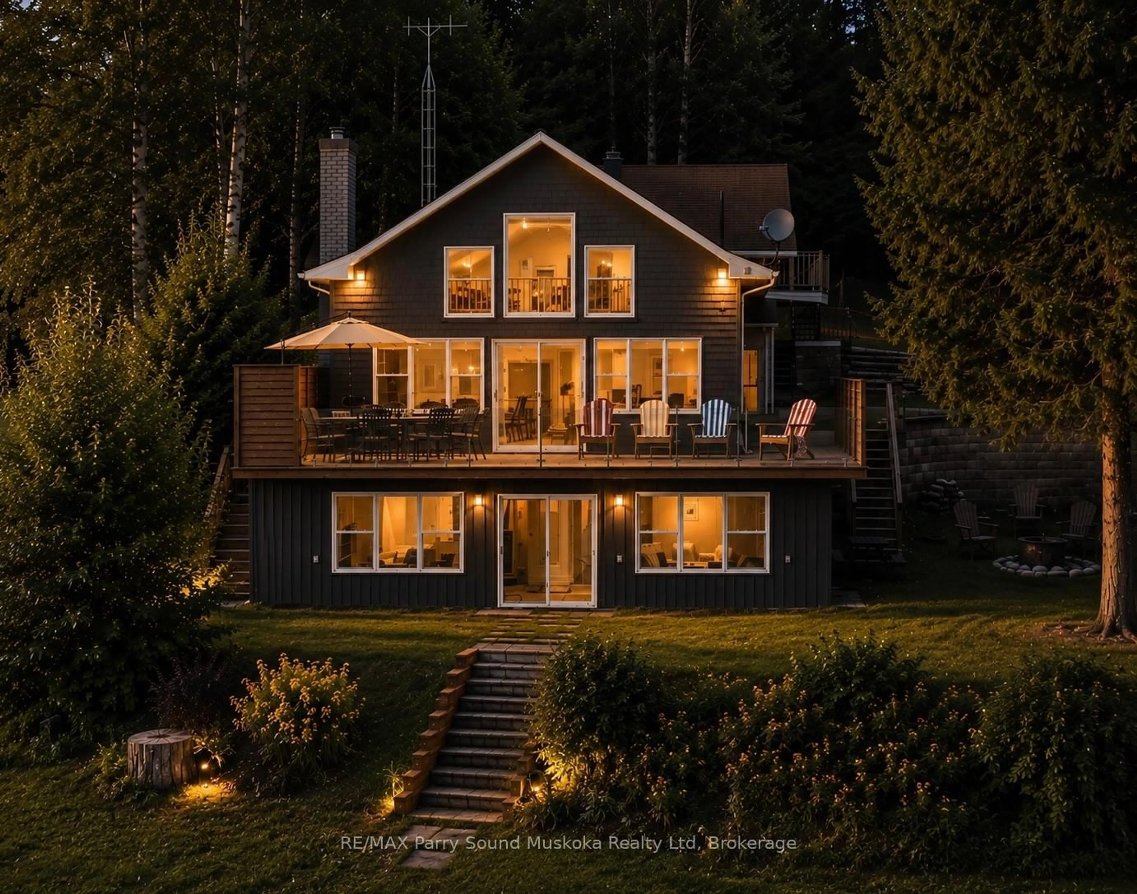 Home with vinyl exterior material, water/lake/river/ocean view for 247 Blue Jay Rd, French River Ontario P0M 2N0