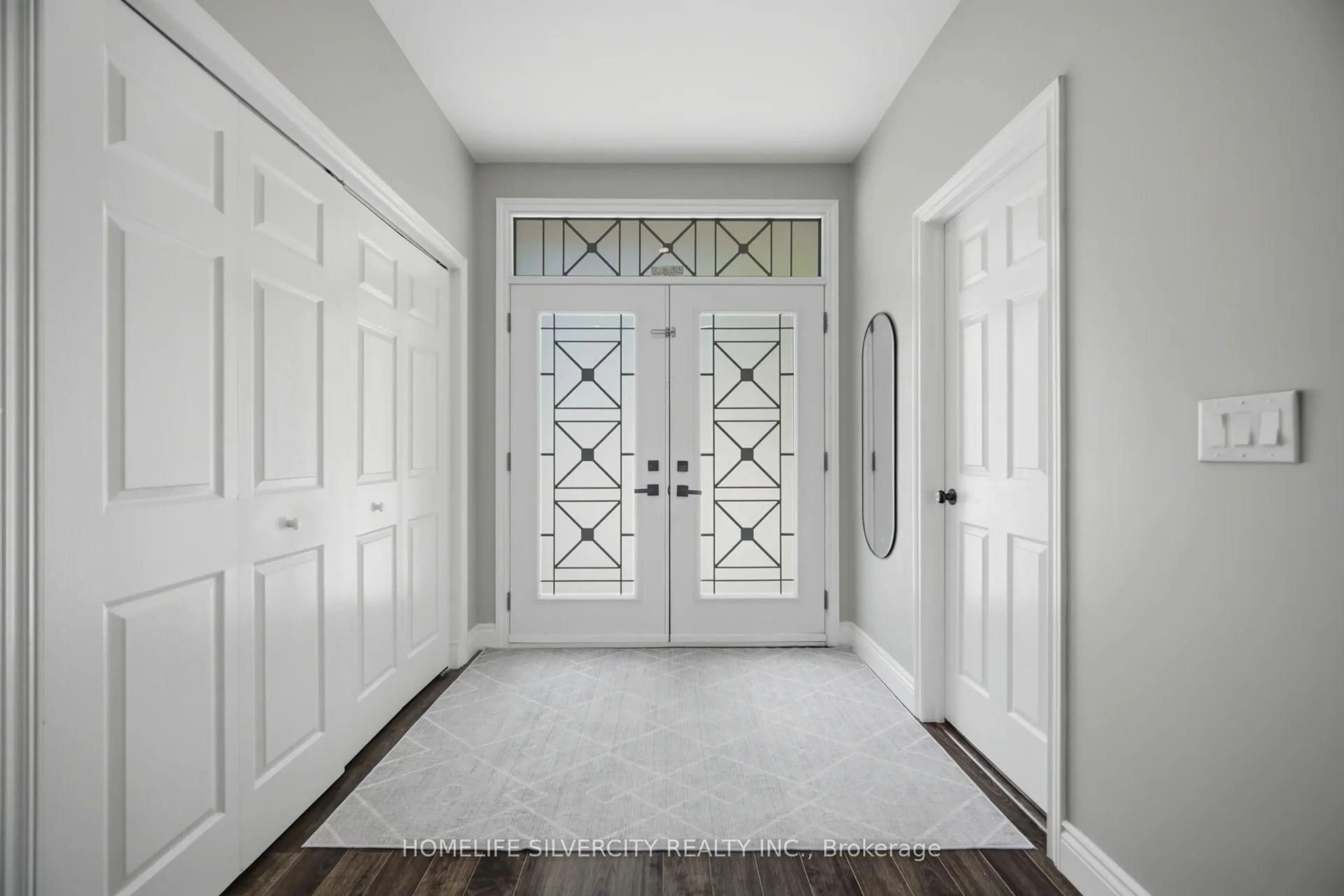 Indoor entryway for 165 St Andrews St, Cambridge Ontario N1S 1N2