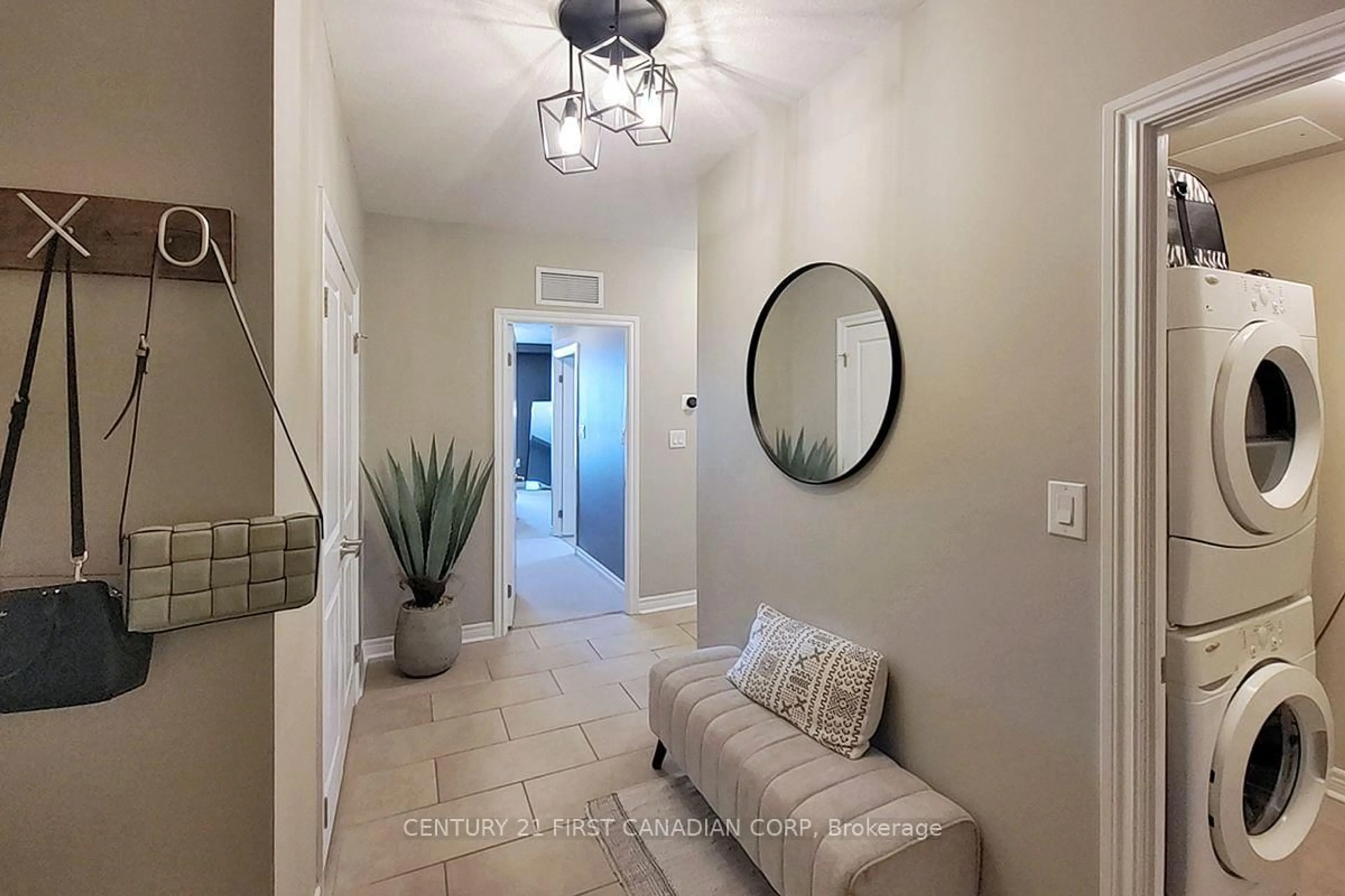 Indoor entryway for 330 RIDOUT St #809, London East Ontario N6A 0A7