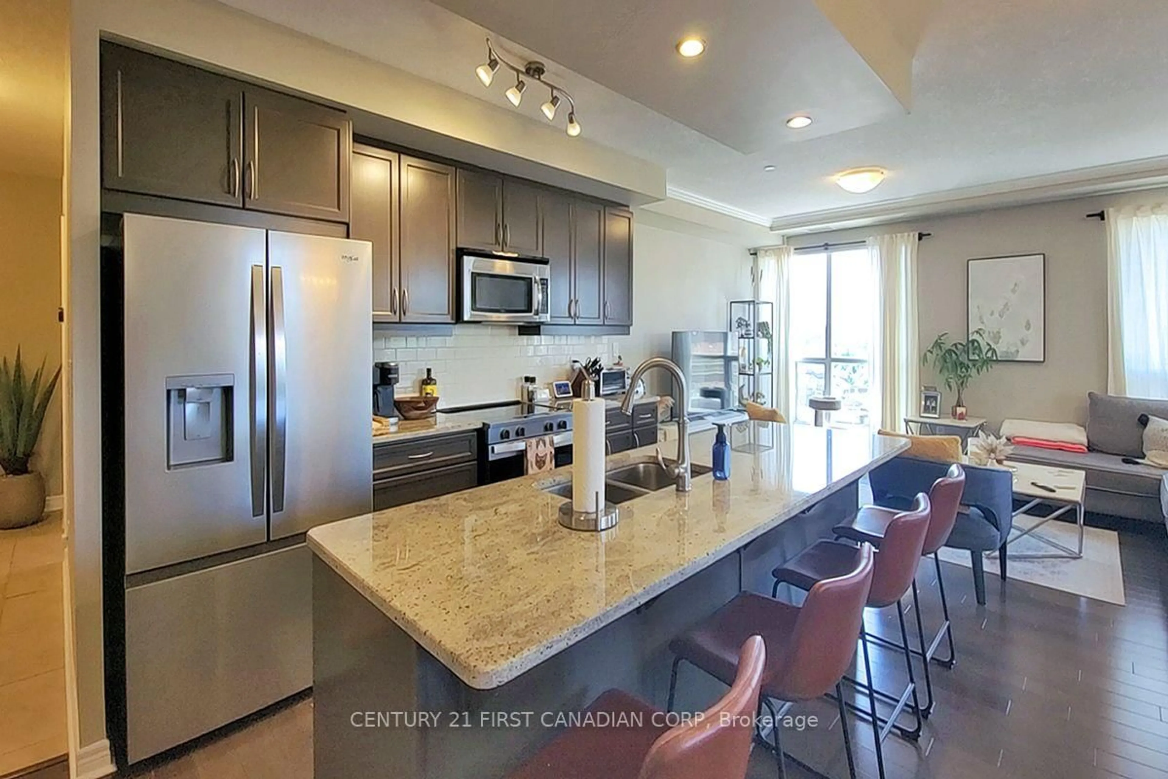 Open concept kitchen, ceramic/tile floor for 330 RIDOUT St #809, London East Ontario N6A 0A7