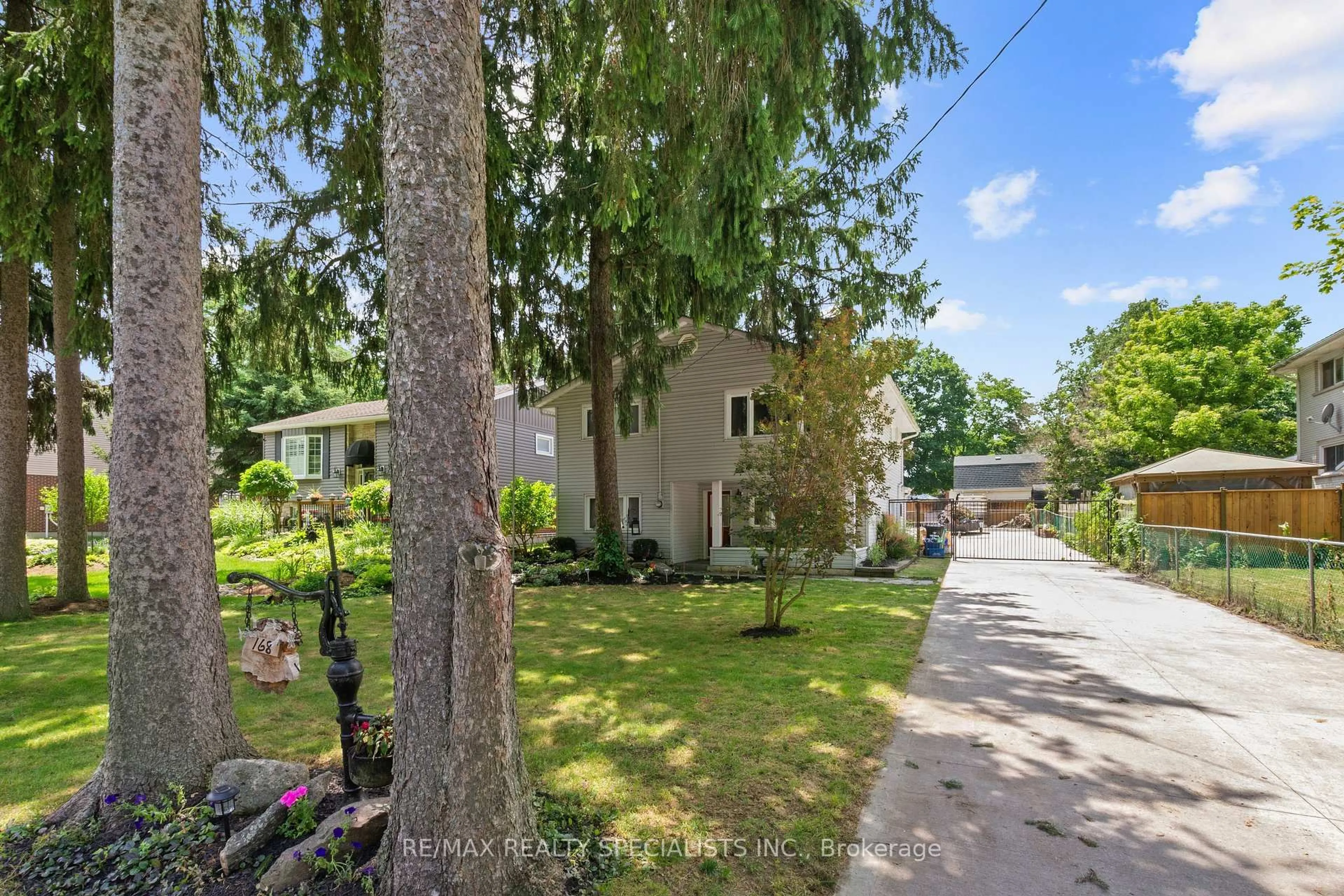 A pic from outside/outdoor area/front of a property/back of a property/a pic from drone, street for 168 Asmus St, Wilmot Ontario N3A 1B2